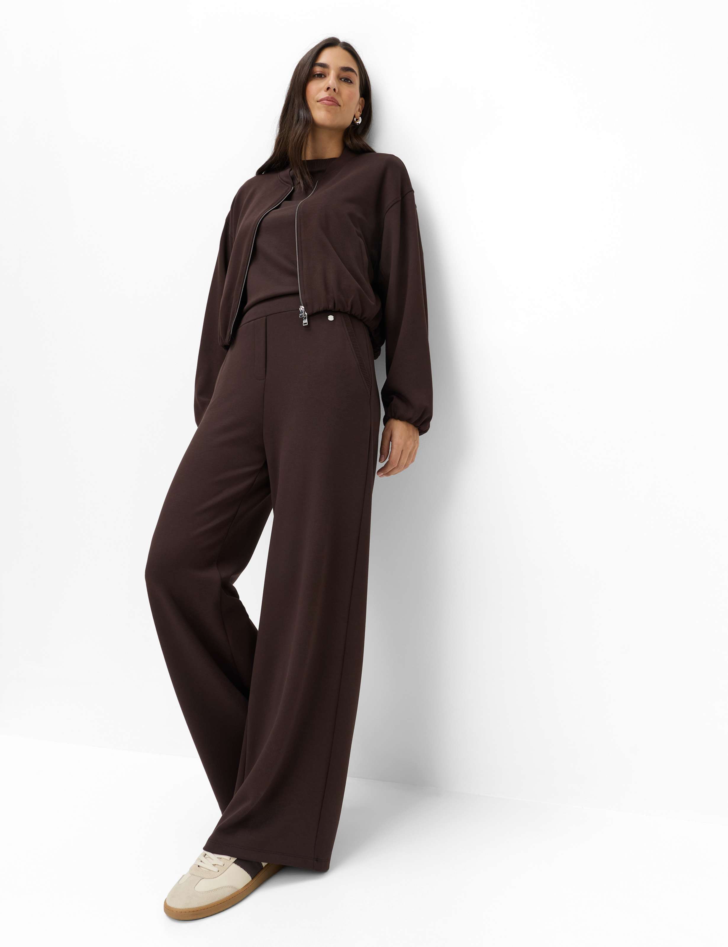 Women Style MAINE Dark Brown  Model Outfit