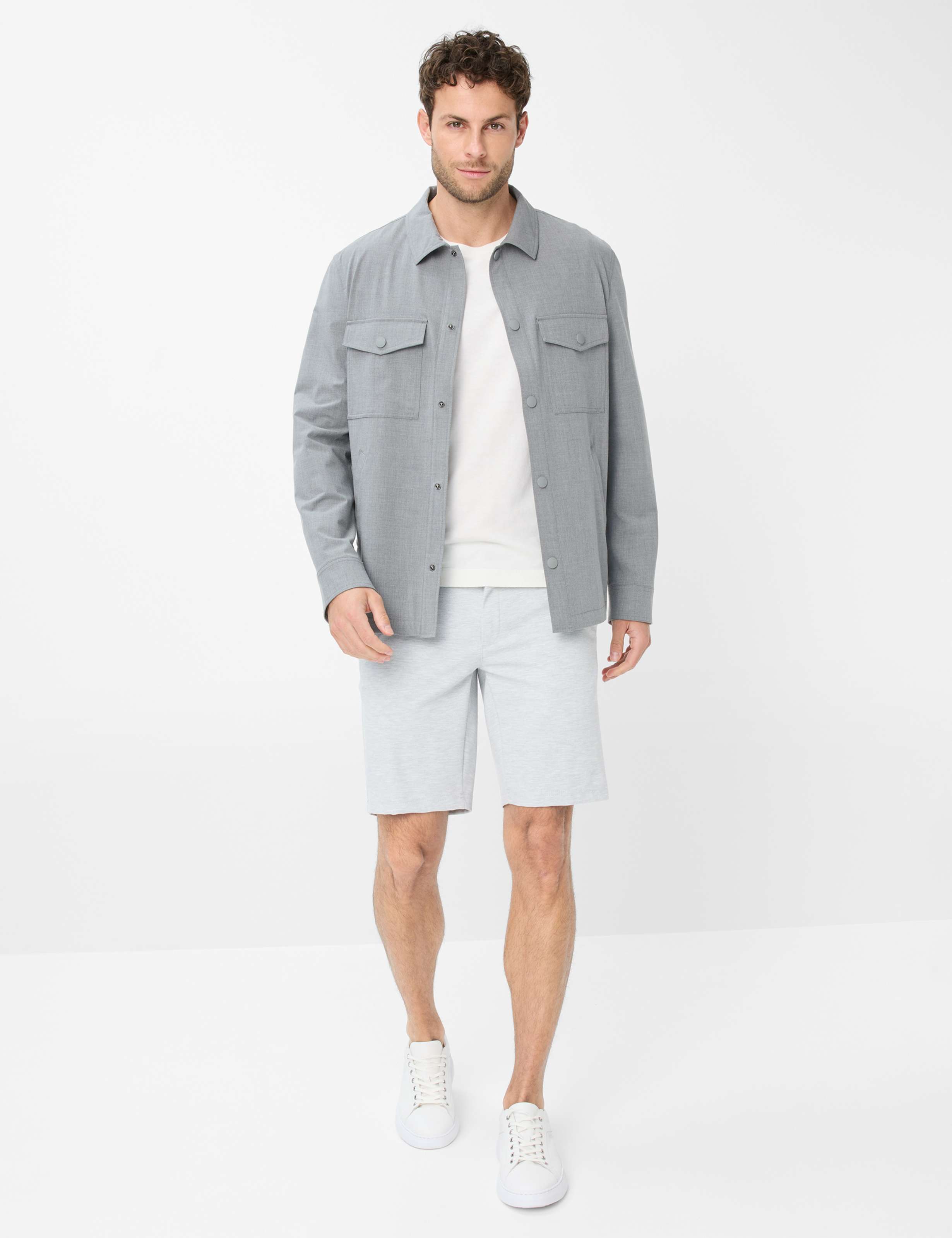 Herren Style SILVIO Hellgrau Modern Fit Model Outfit