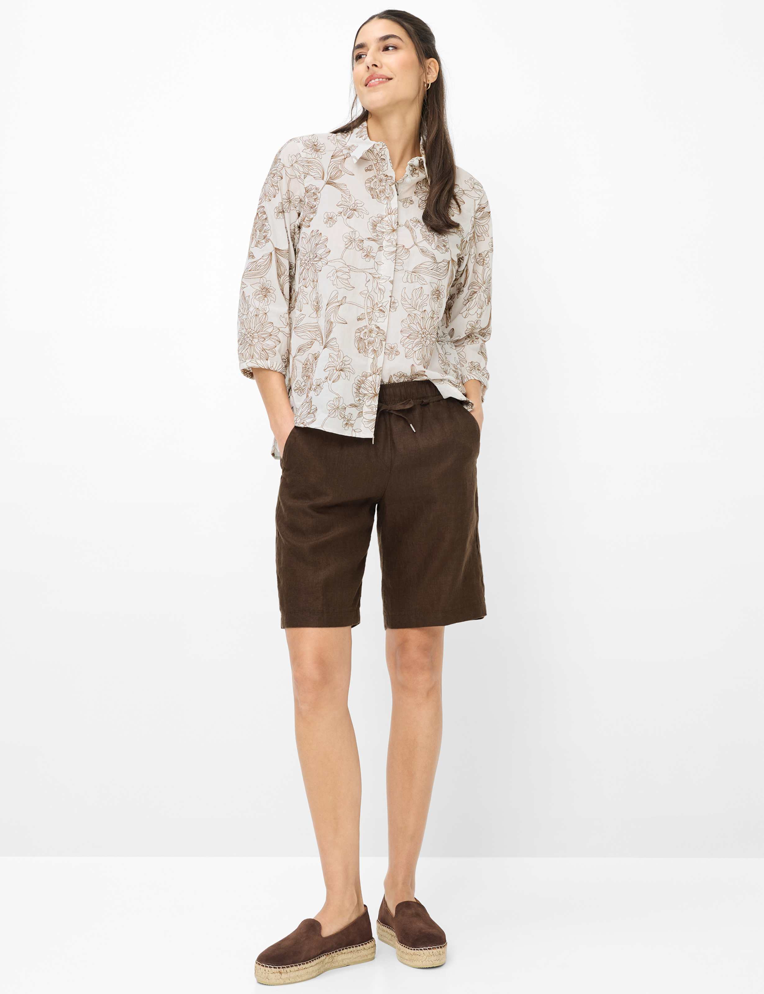 Femme Style MEL B Marron Foncé Relaxed Fit Tenue du mannequin