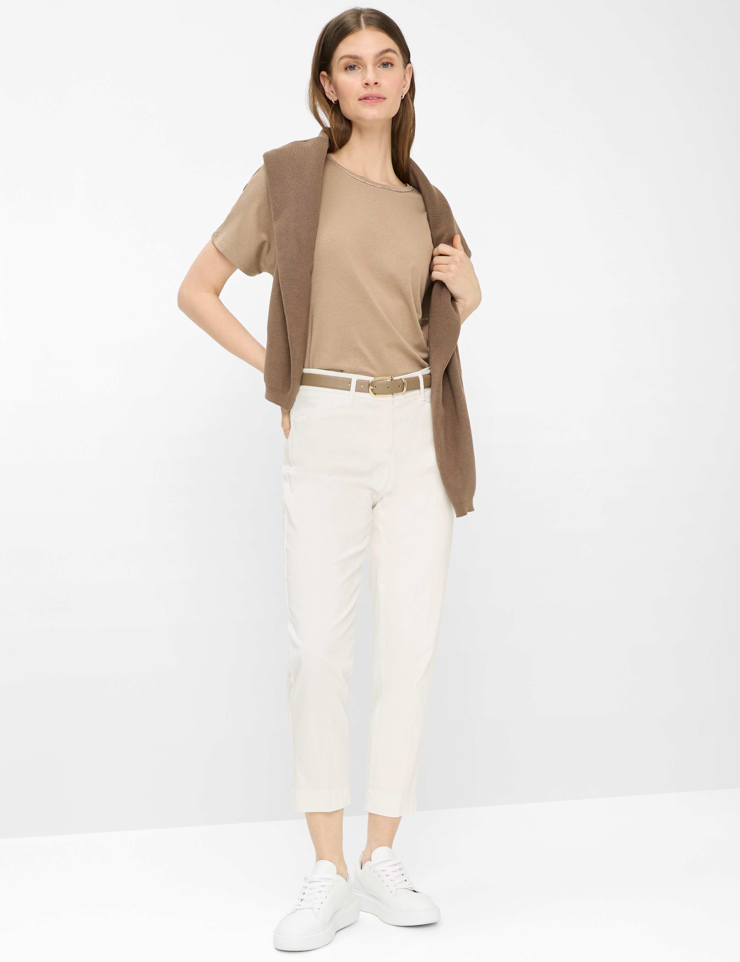 Damen Style CAELEN S Braun  Model Outfit