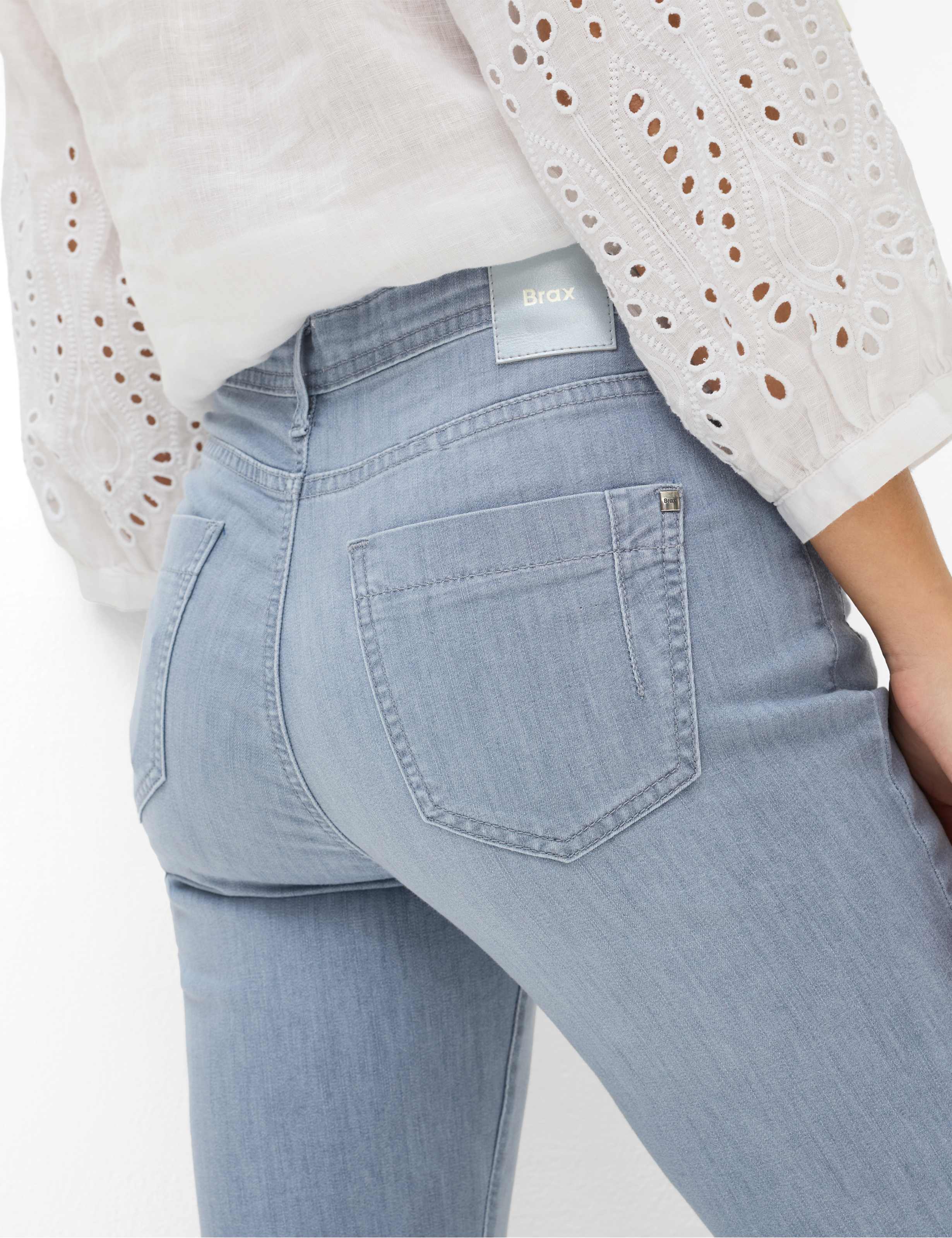 Women Style CAROLA Denim Light Gray Feminine Fit Detail 2