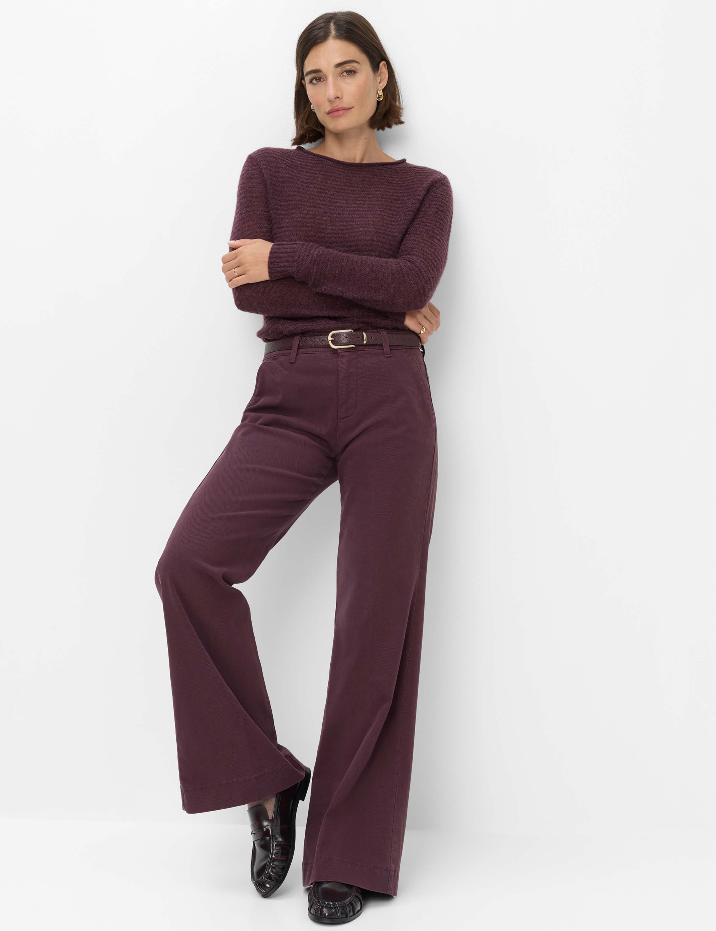 Dames Style MAINE Donkerpaars Wide Leg Model outfit