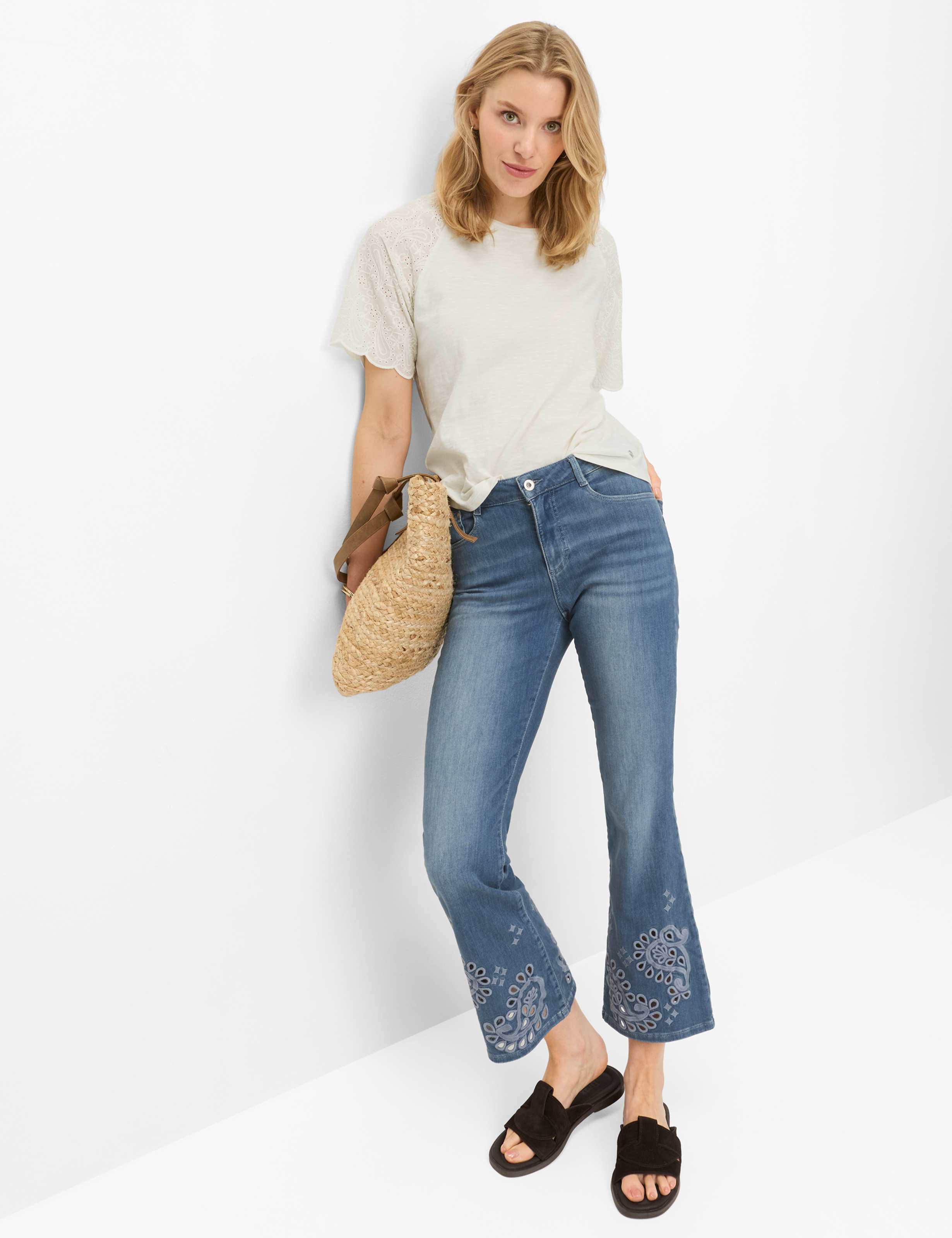Femme Style CAELEN Blanc Crème  Tenue du mannequin
