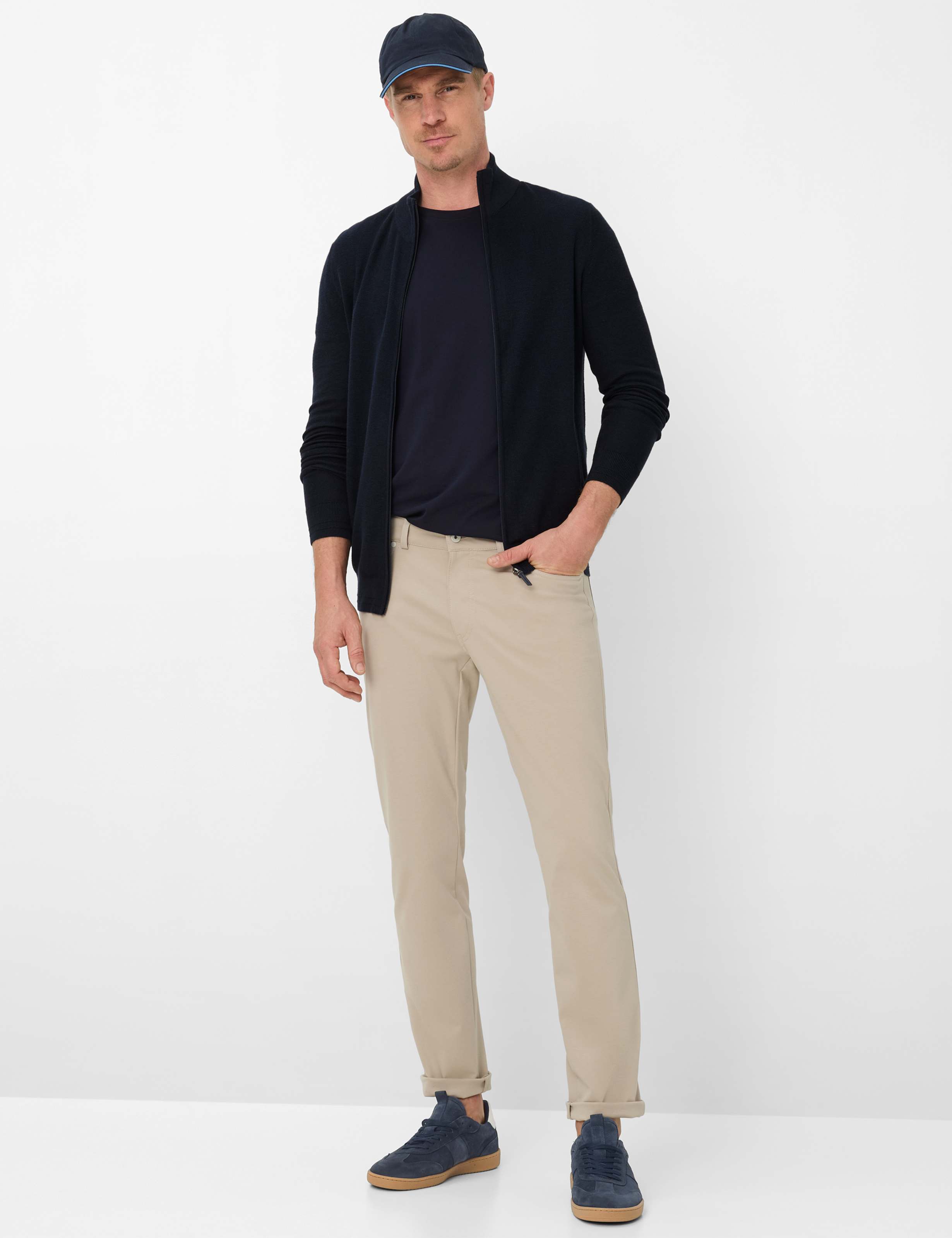 Men Style CHUCK Beige Modern Fit Model Outfit