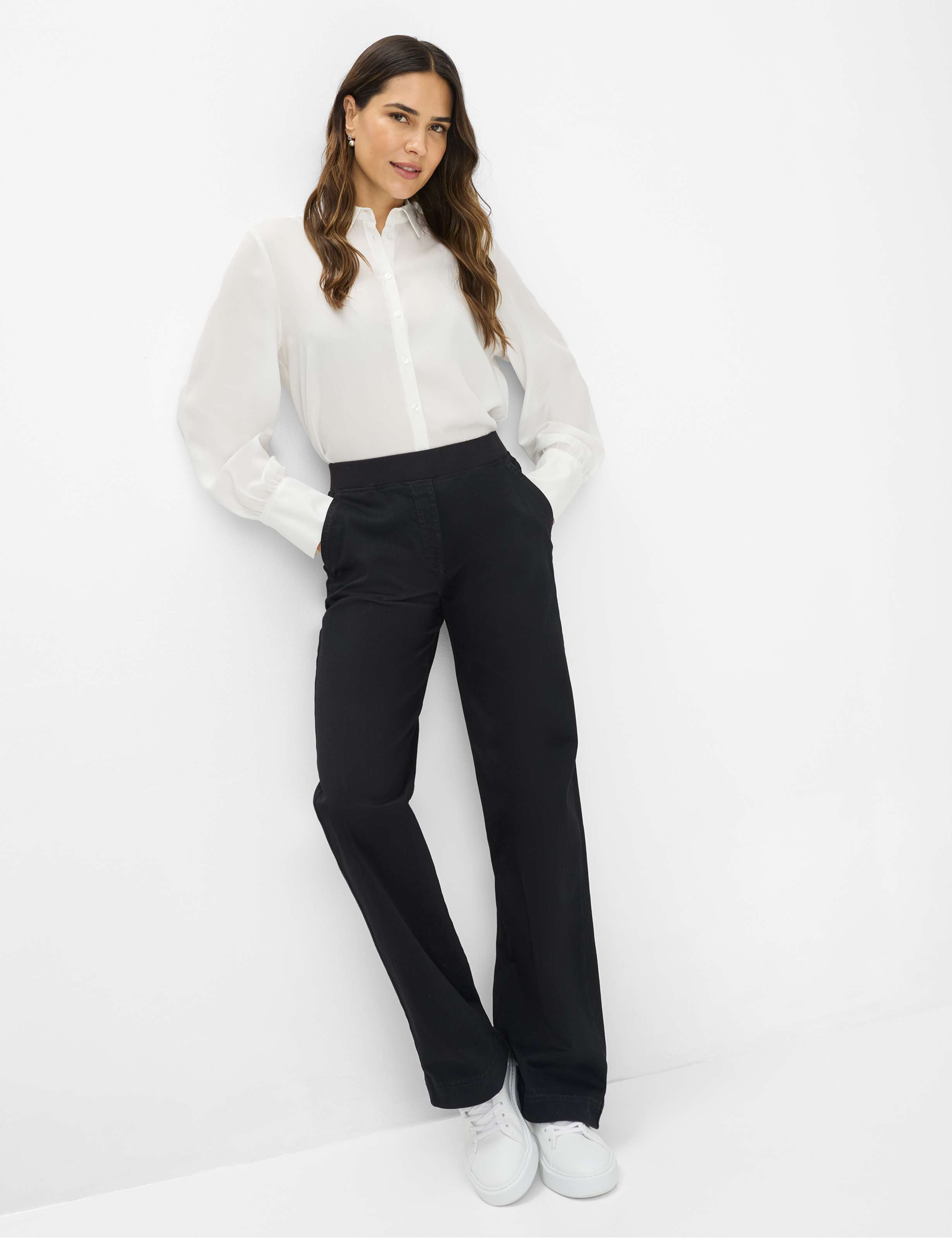 Dames Style PAM FLARED Zwart  Model outfit