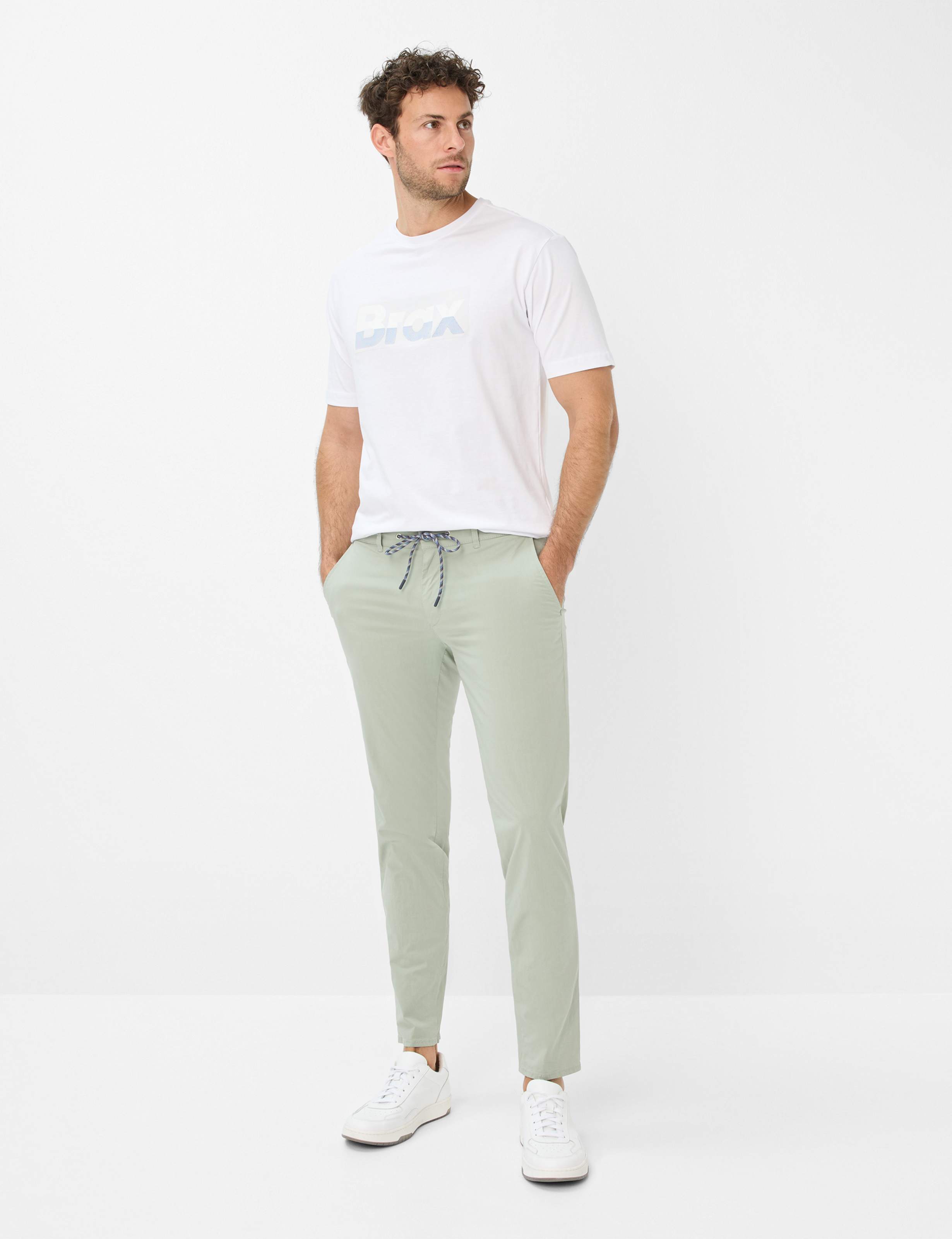 Homme Style FABIO Vert Clair Modern Fit Tenue du mannequin