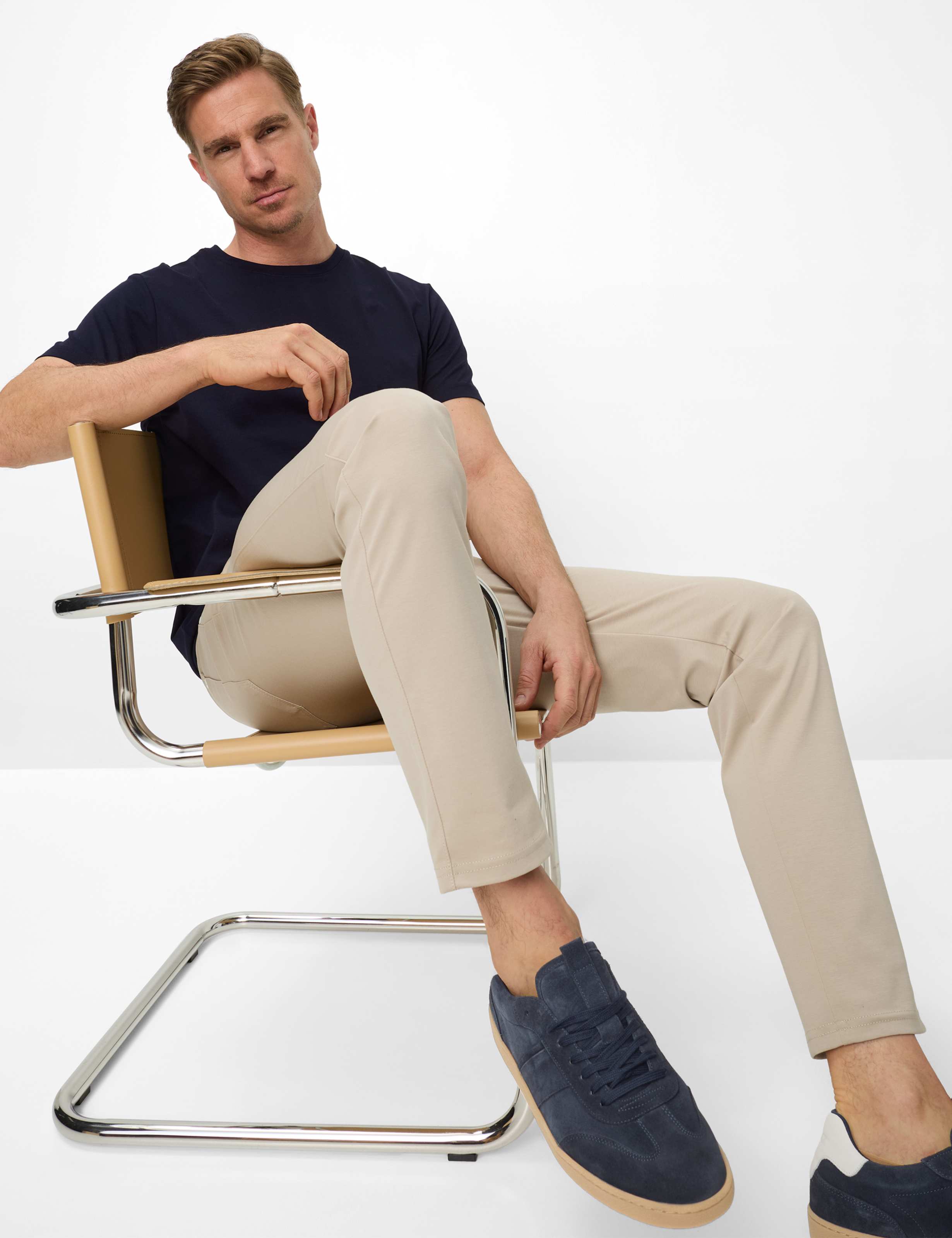 Men Style CHUCK Beige Modern Fit Detail 1