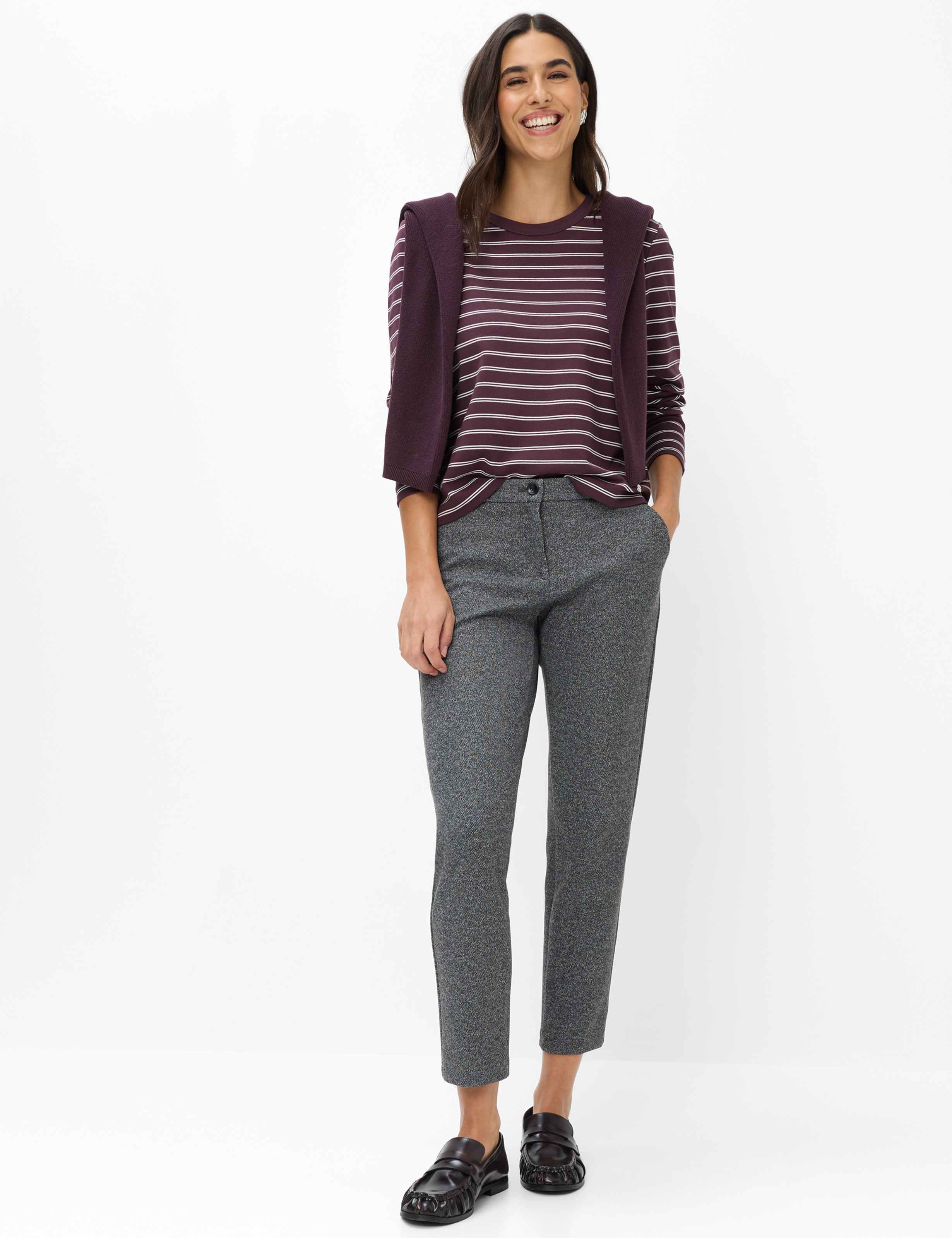 Femme Style CIRA M Violette Foncé  Tenue du mannequin