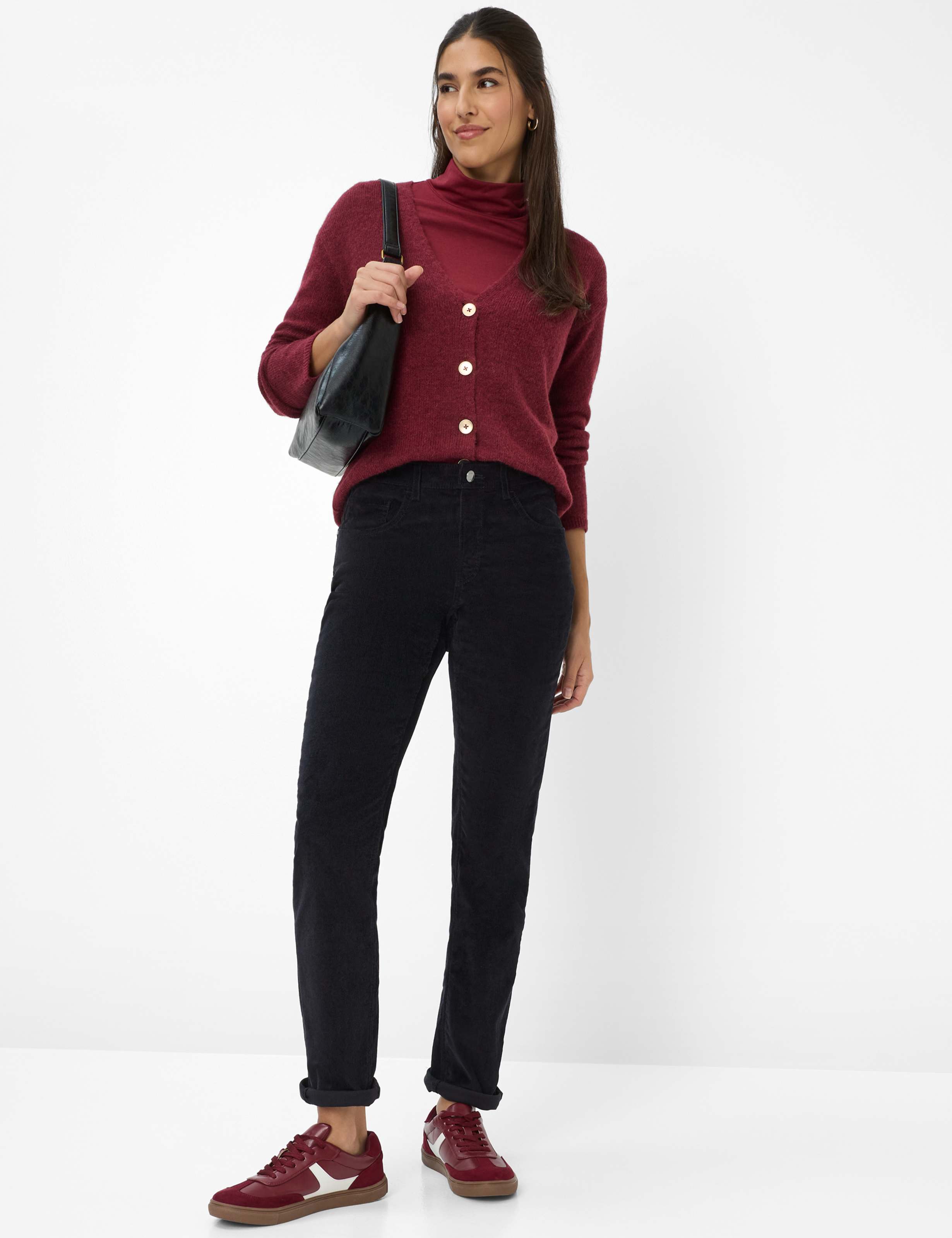 Damen Style CAROLA Schwarz Feminine Fit Model Outfit