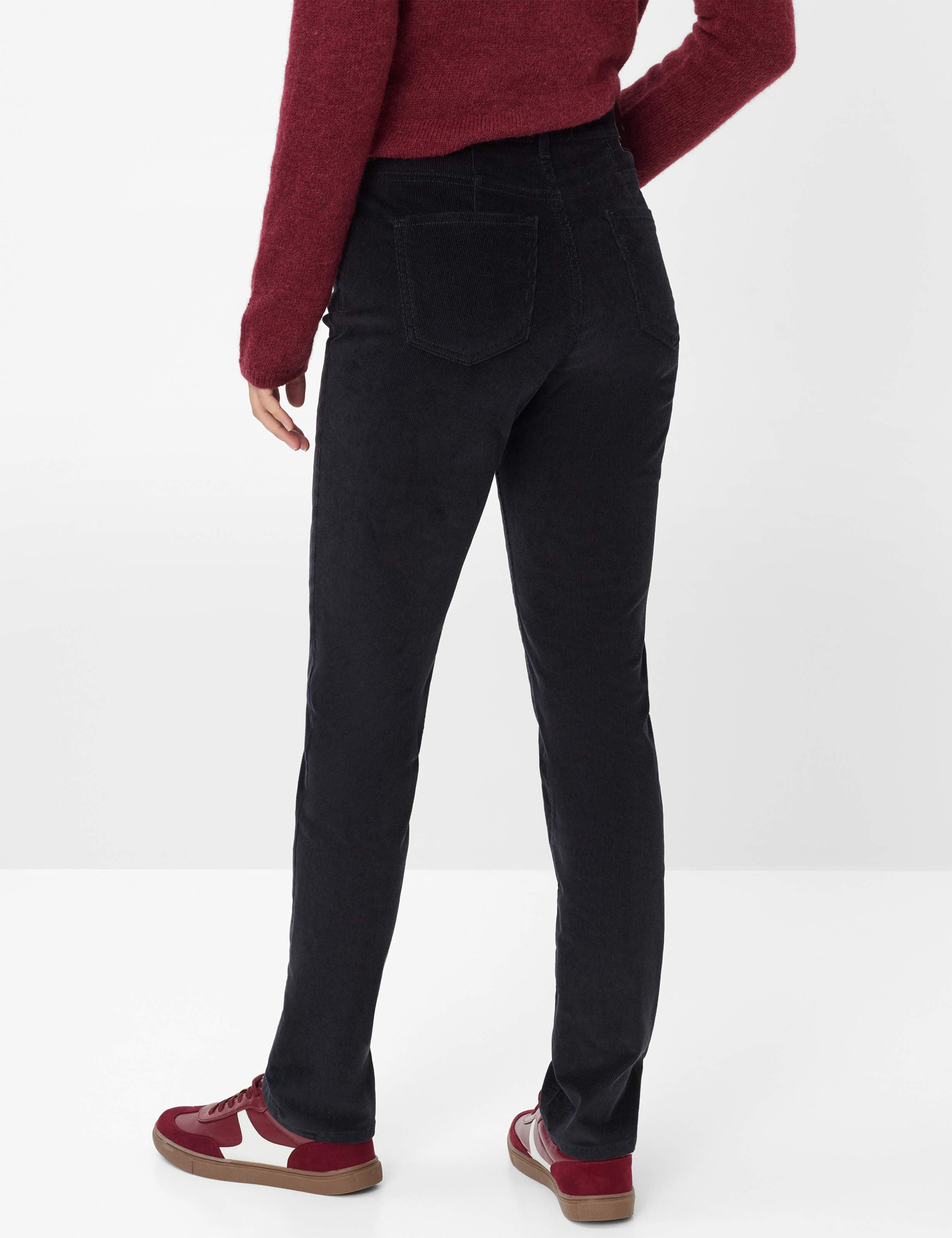 Damen Style CAROLA Schwarz Feminine Fit Model Rueck
