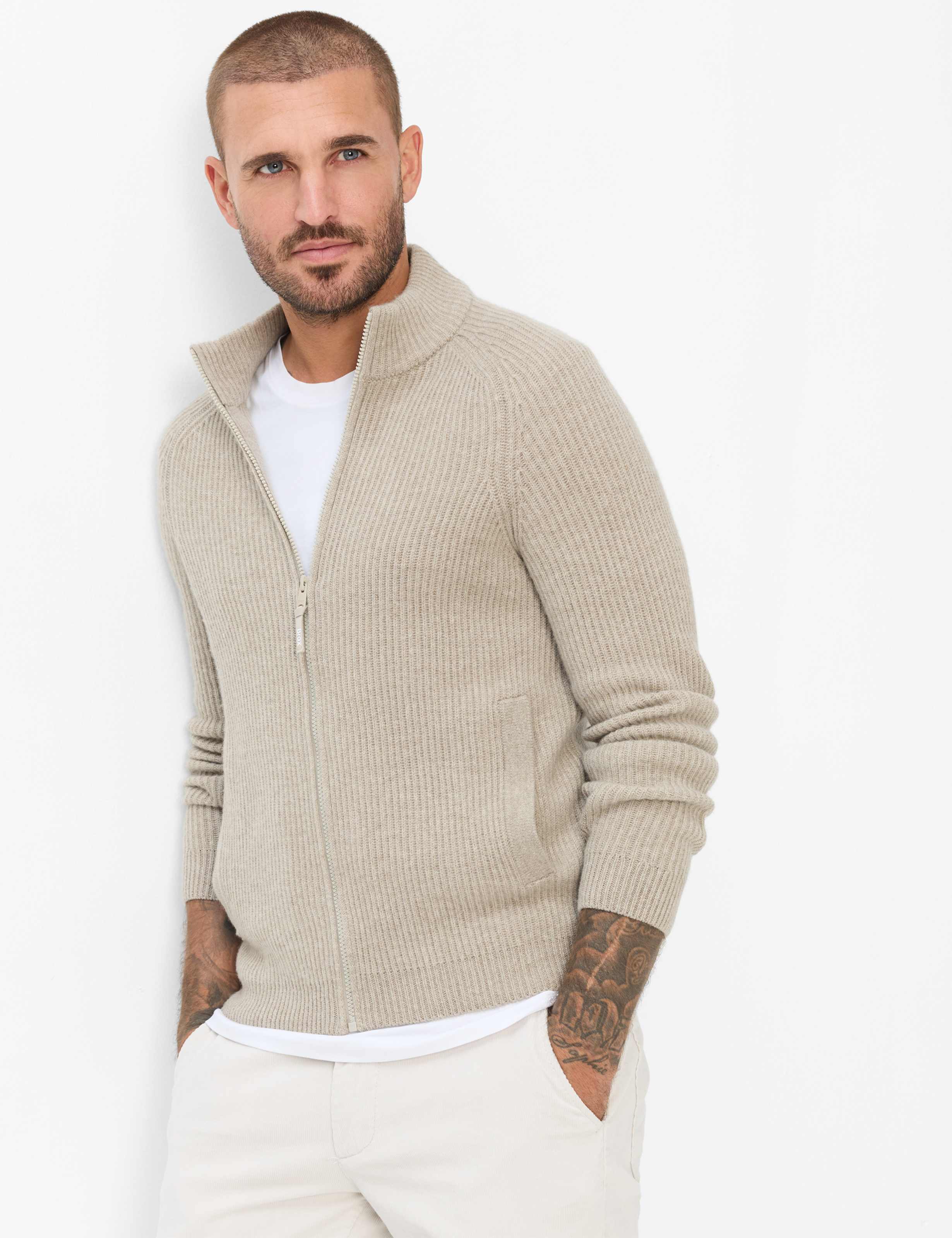 Tons de beige, Homme, Style JAKE, MODEL_FRONT_ISHOP