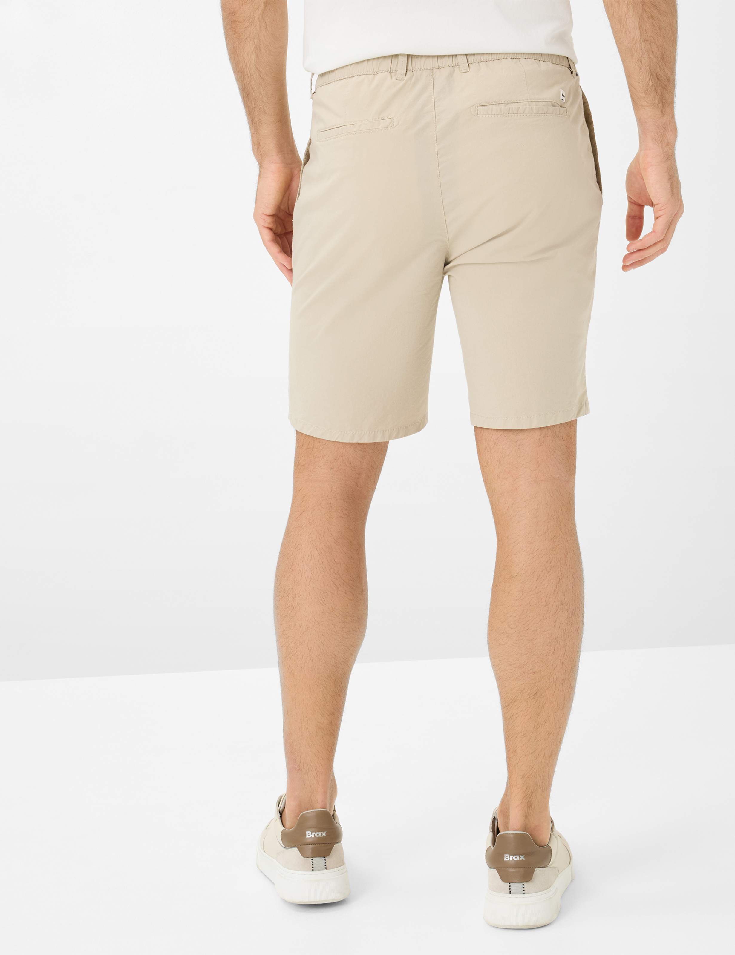 Heren Style TINO Beige Relaxed Fit Model achterkant