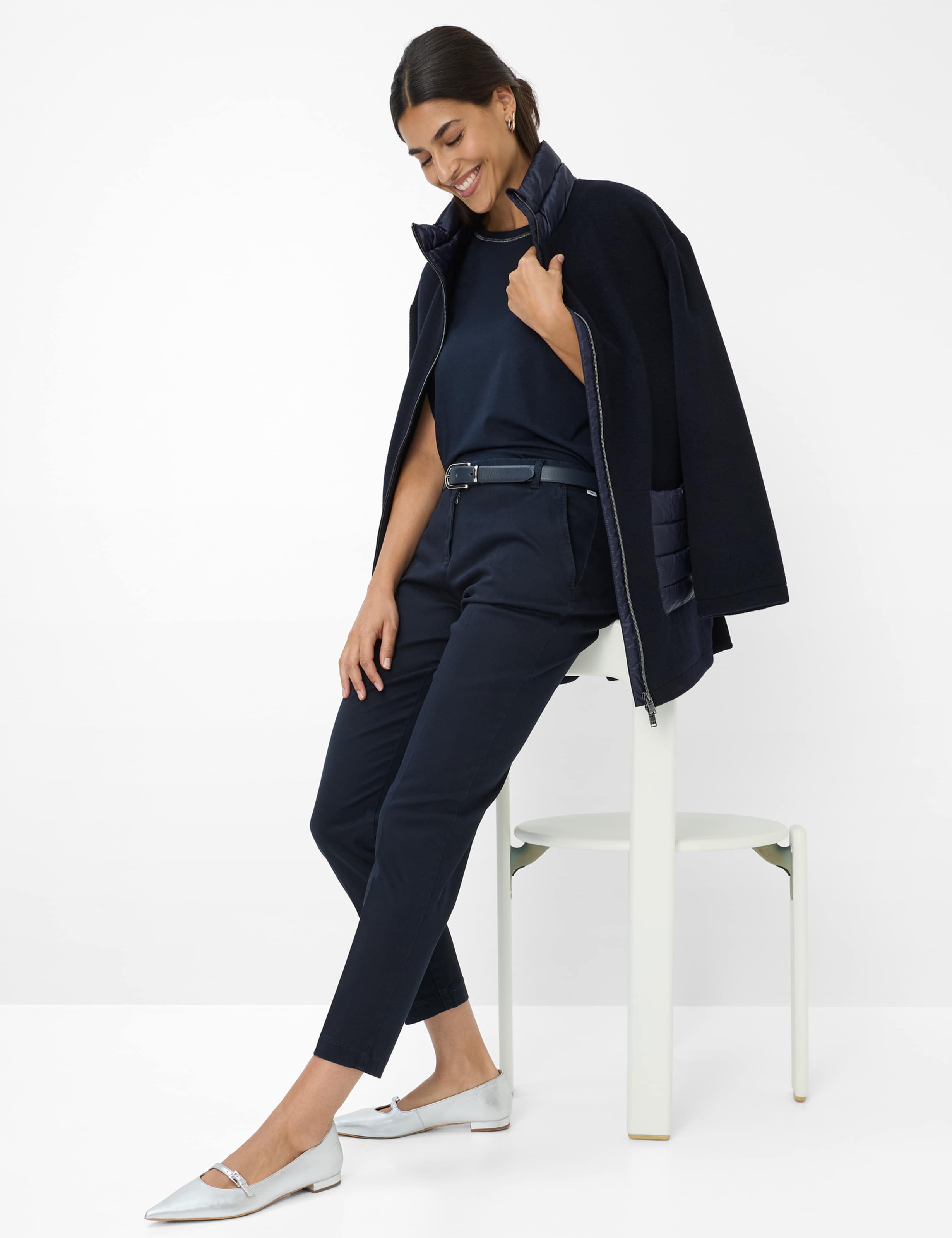 Damen Style MARON S Dunkelblau Regular Fit Detail 1