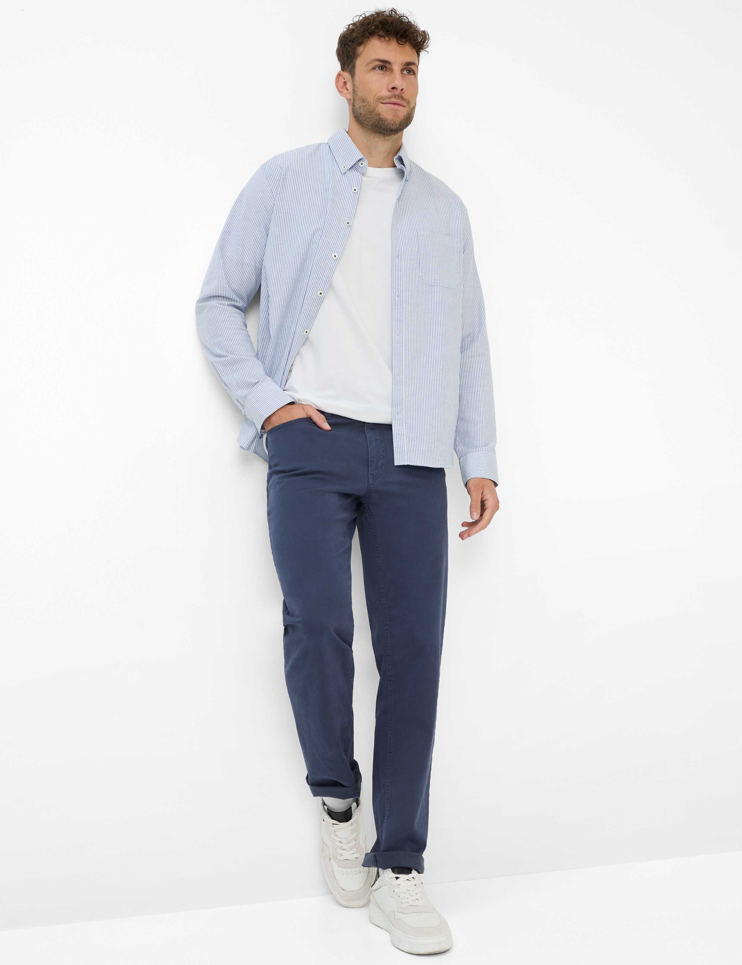 Herren Style COOPER Dunkelblau Regular Fit Model Outfit
