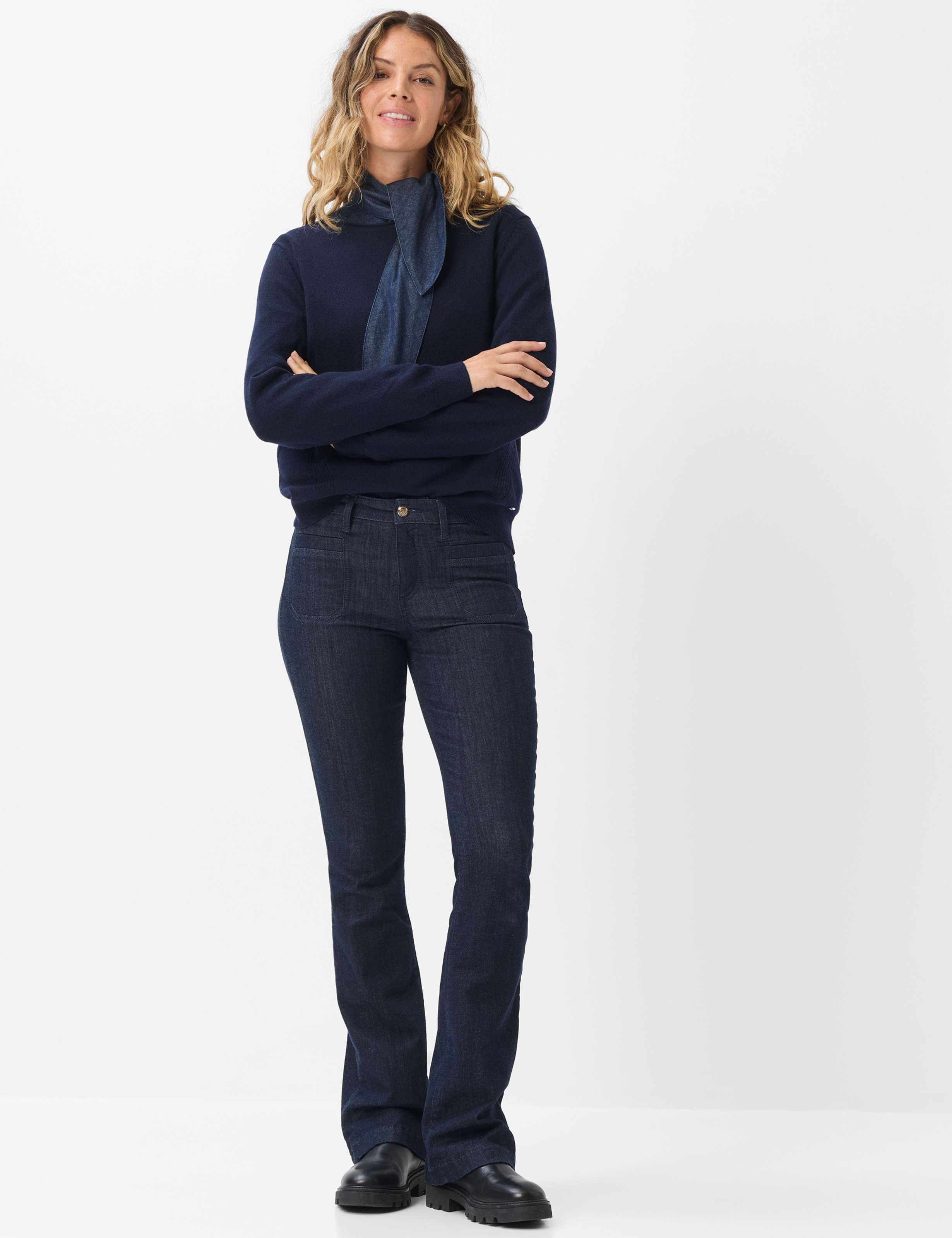 Dames Style SHAKIRA Denim Donkerblauw Slim Fit Model outfit