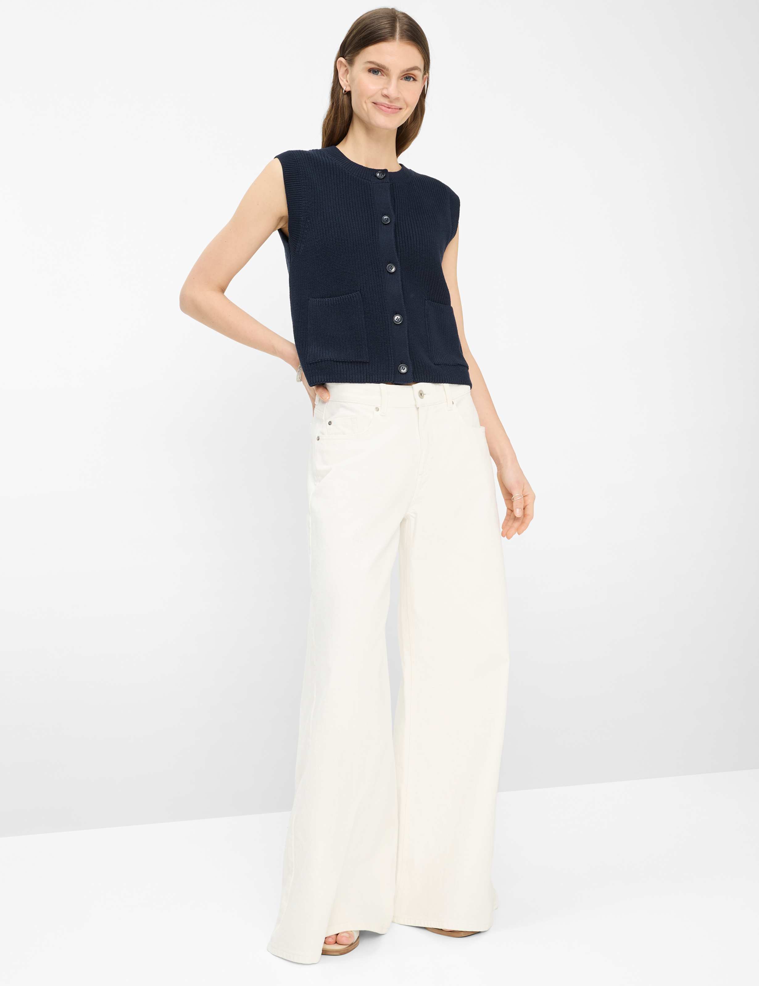 Dame Style MARCH Denim Cream White Wide Leg Model Outfit