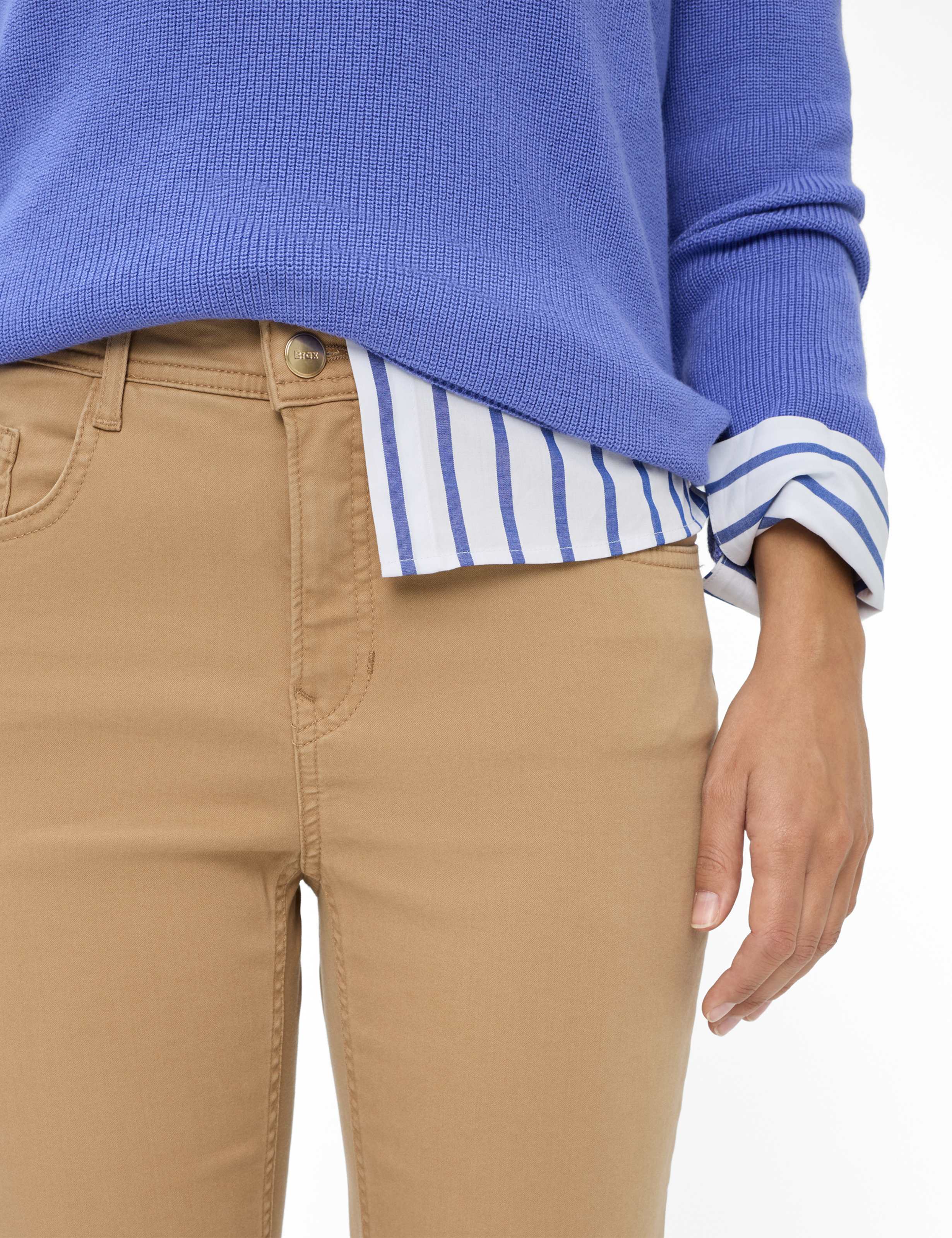 Damen Style CAROLA Hellbraun Feminine Fit Detail 2