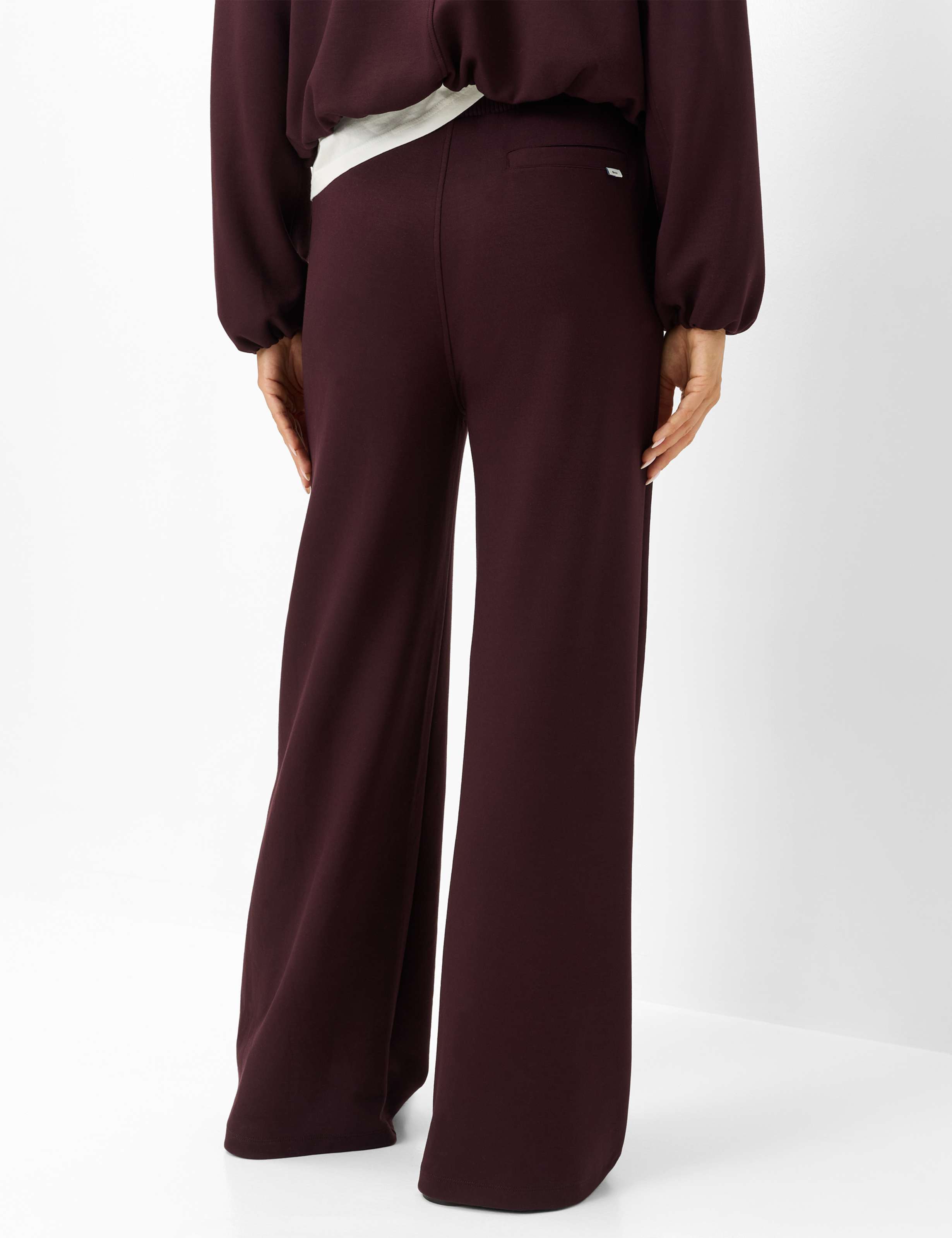 Damen Style MAINE Dunkles Lila Wide Leg Model Rueck
