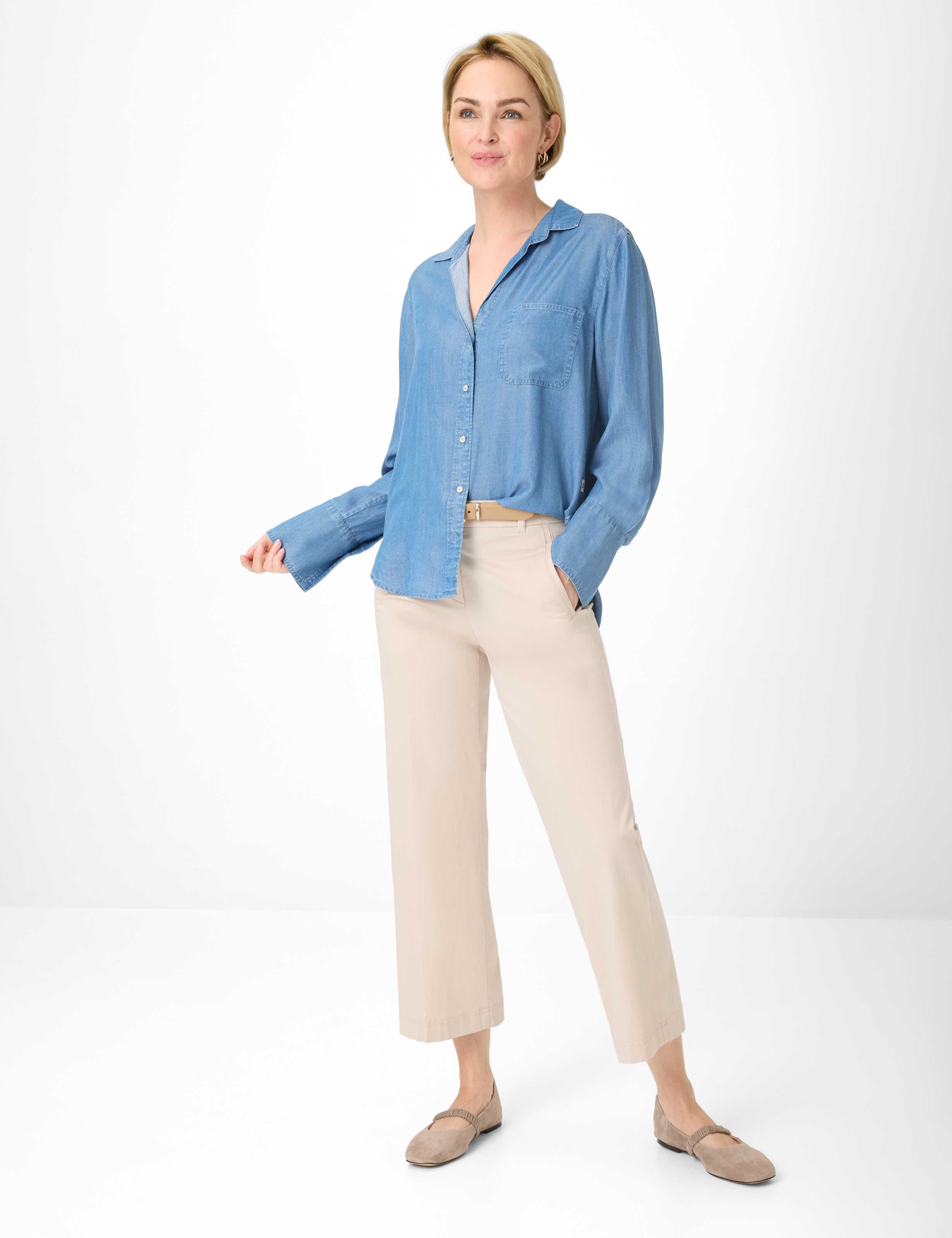 Dames Style PEGGY CULOTTE Lichtbeige Slim Fit Model outfit