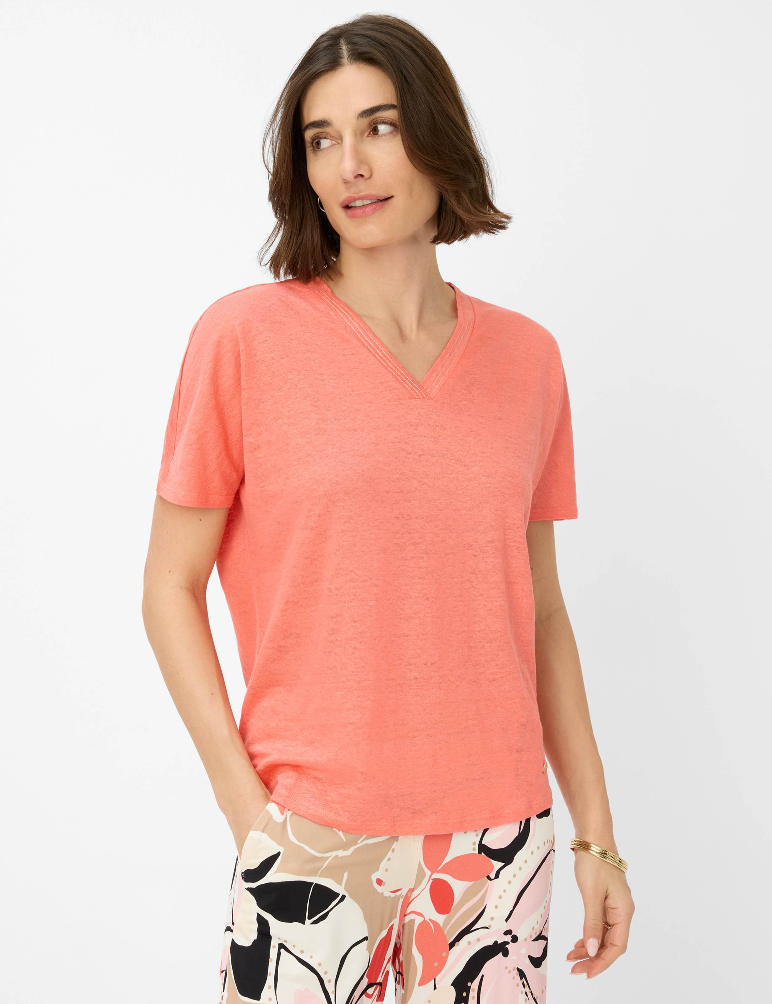 Shades of red, Women, Style CAELEN, MODEL_FRONT_ISHOP
