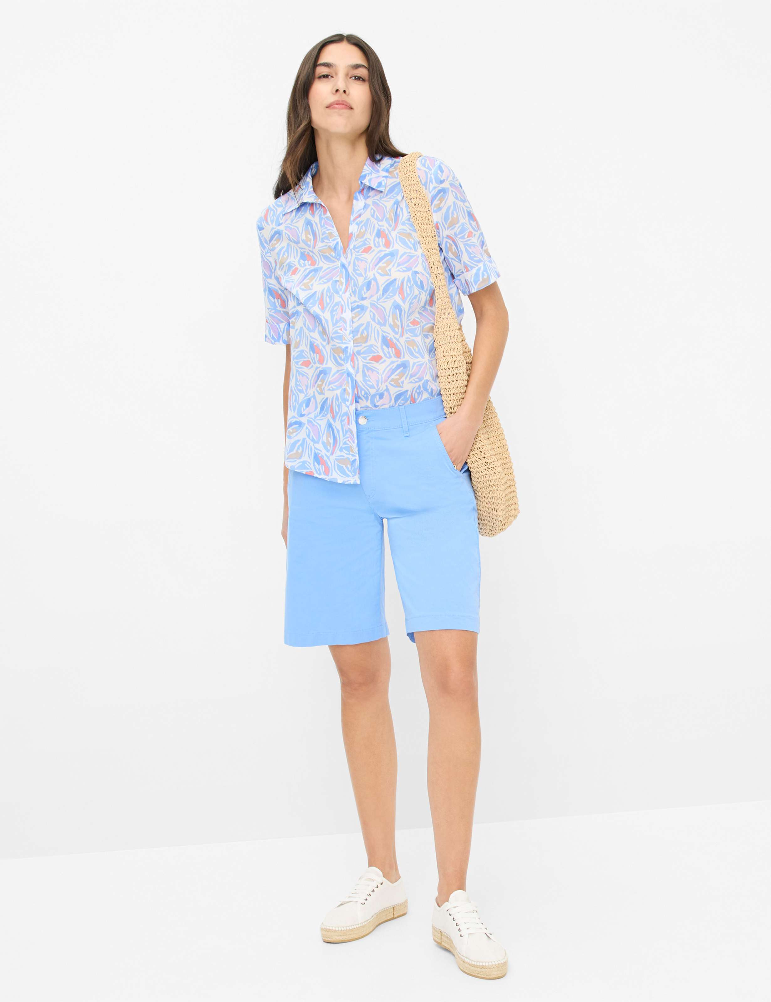 Damen Style VERI Blau  Model Outfit
