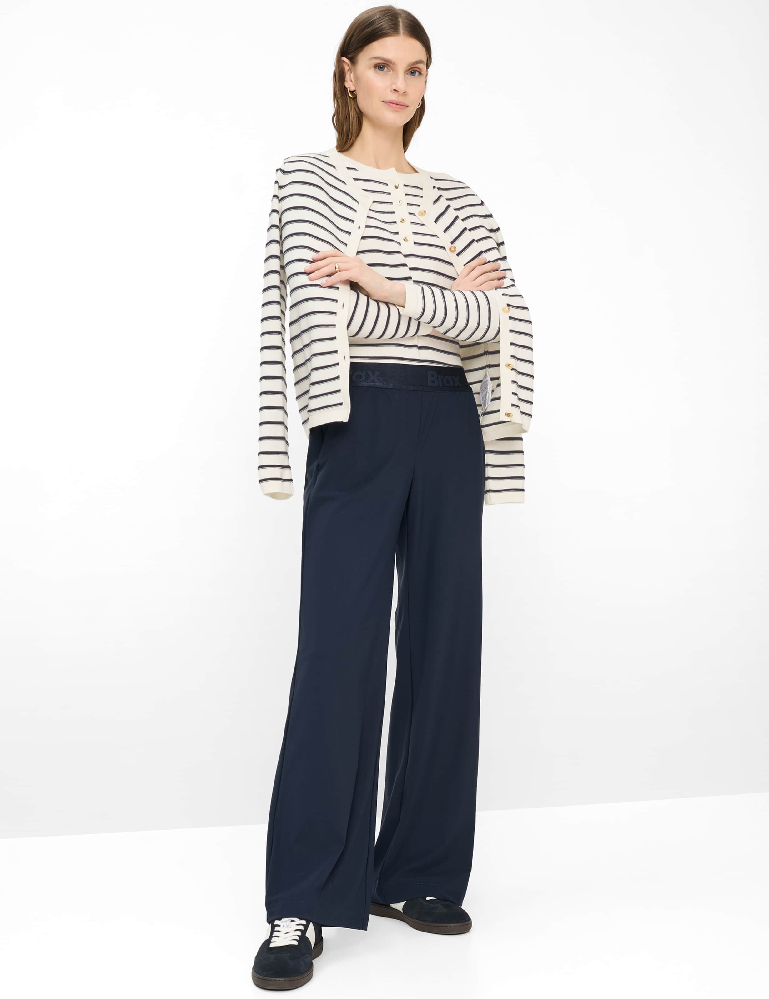 Women Style MAINE Dark Blue Wide Leg Model Outfit