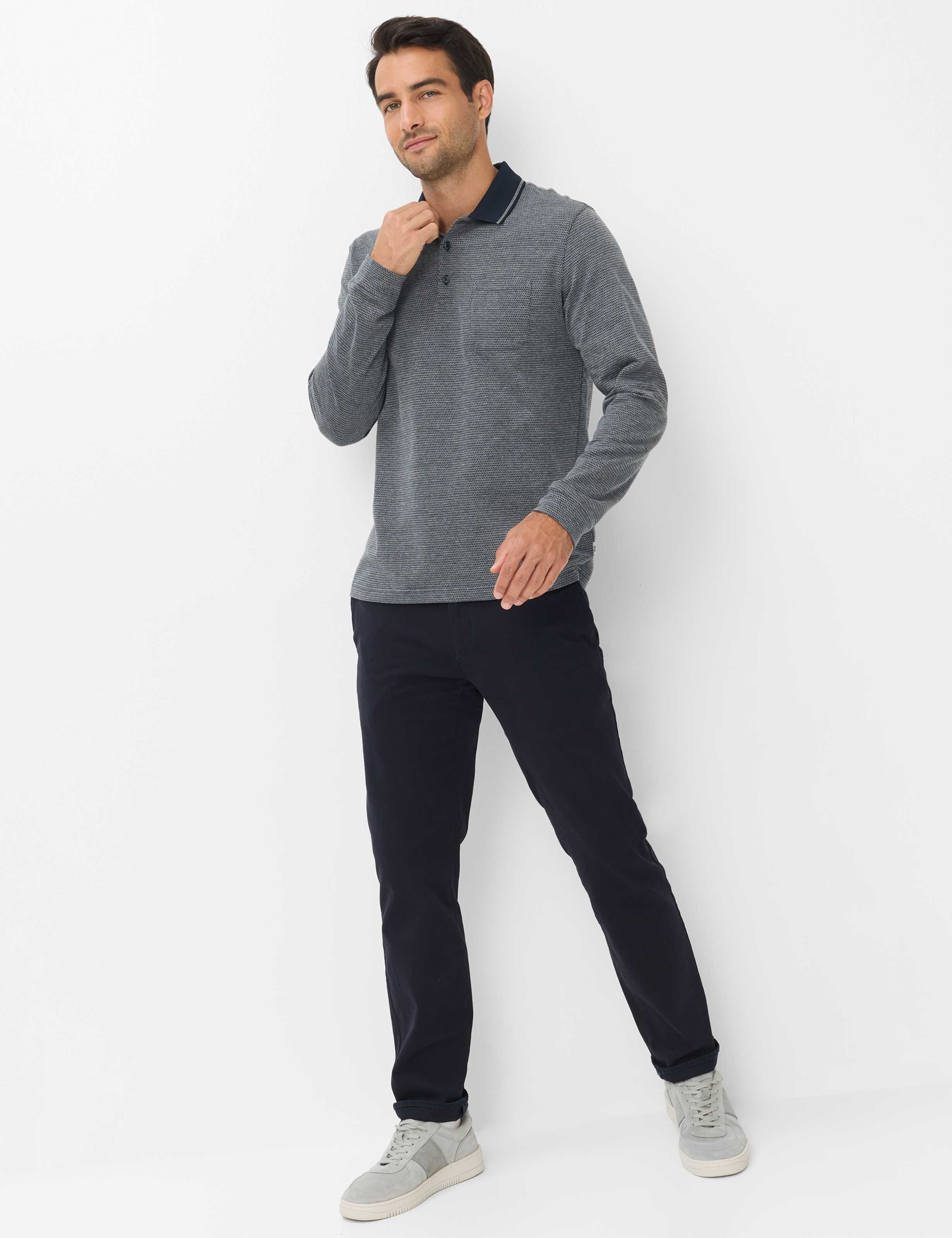 Herren Style PHARELL Dunkelblau  Model Outfit