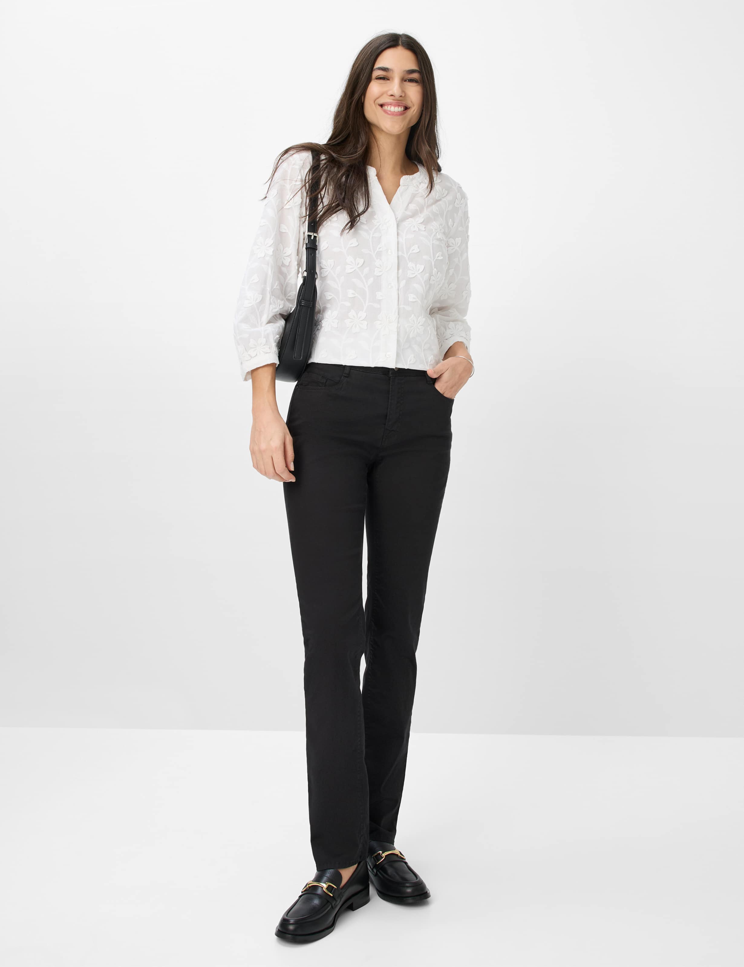 Femme Style MARY Noir Permanent Regular Fit Tenue du mannequin