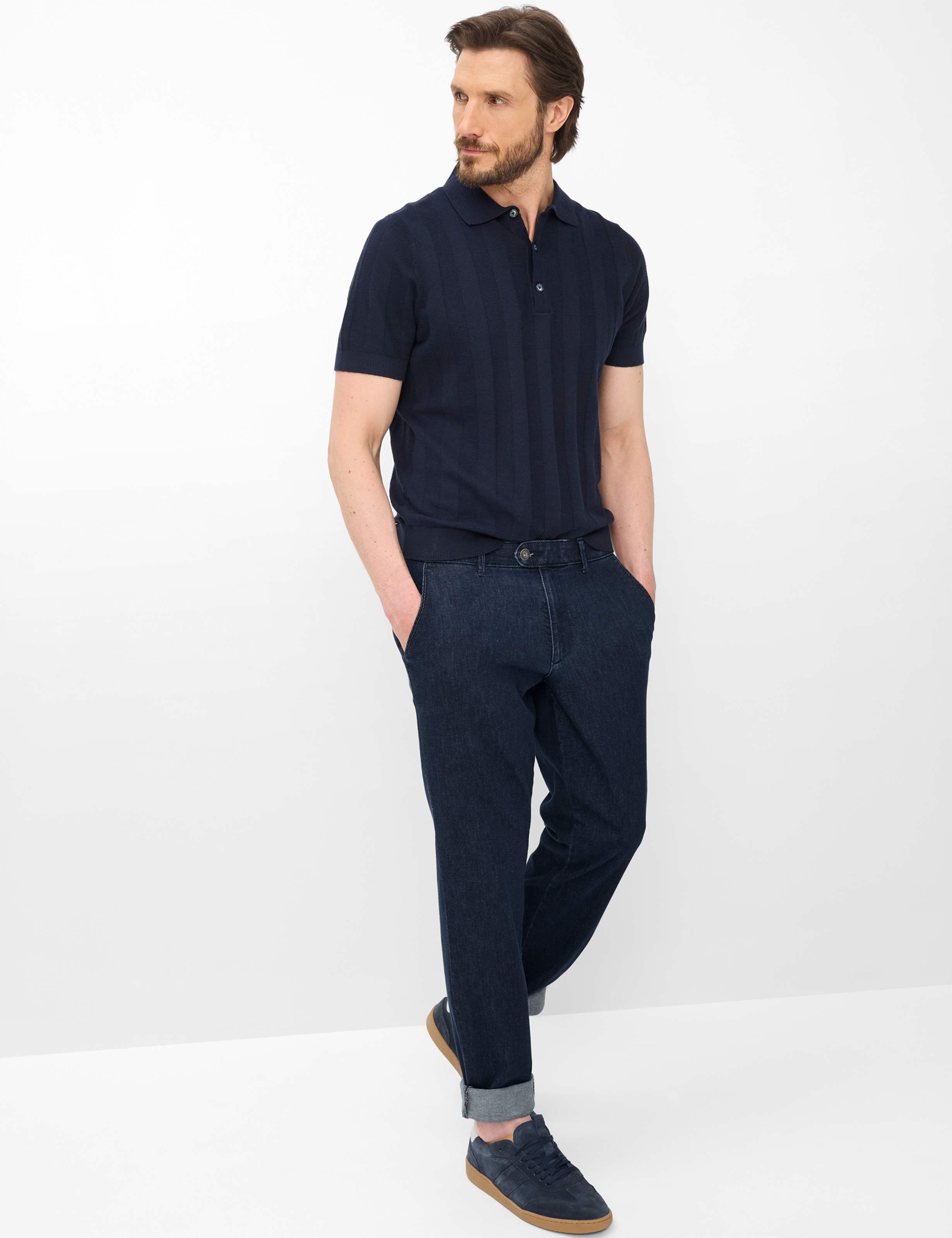 Heren Style JIM Denim Donkerblauw Regular Fit Model outfit