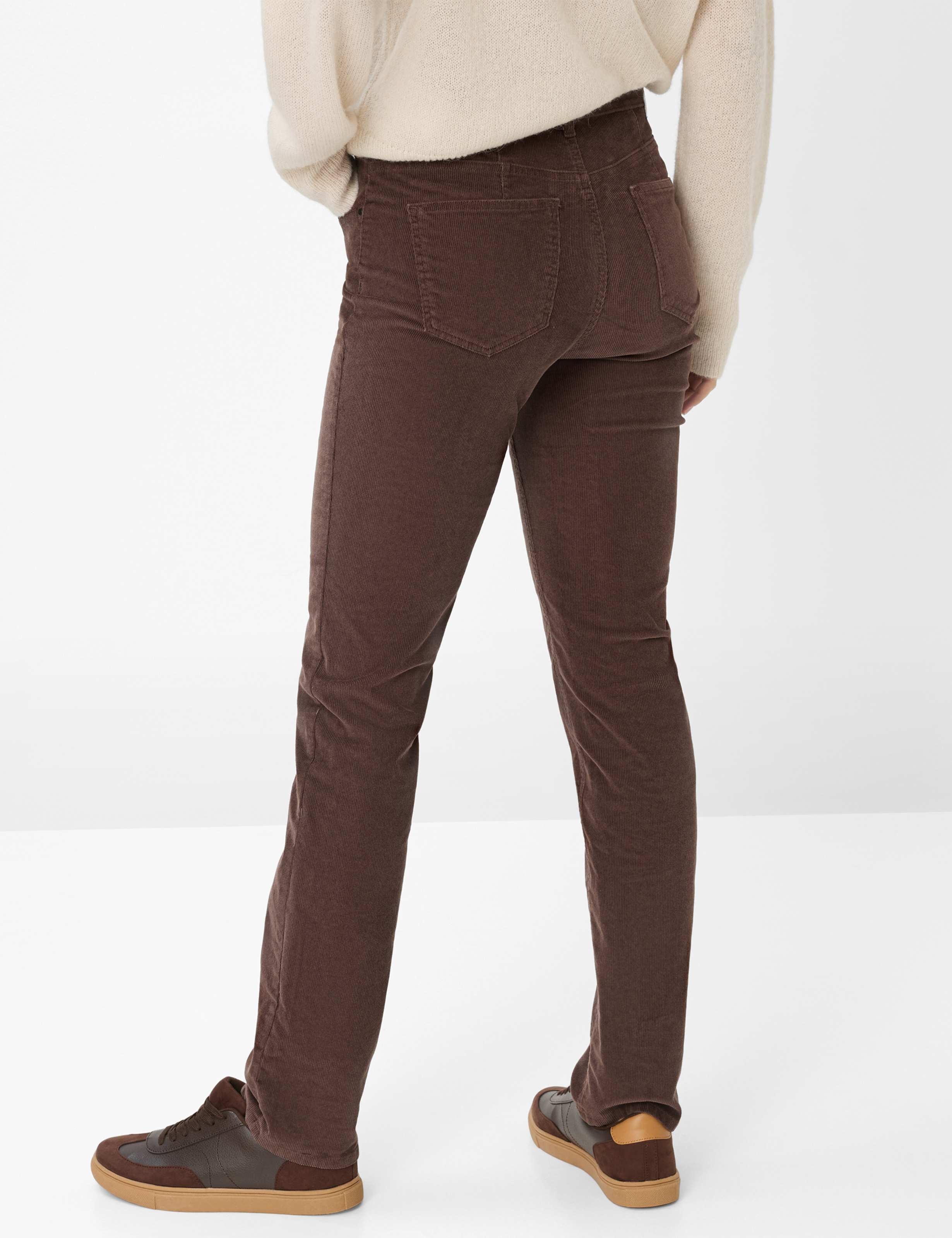 Femme Style CAROLA Marron Foncé Feminine Fit Dos mannequin