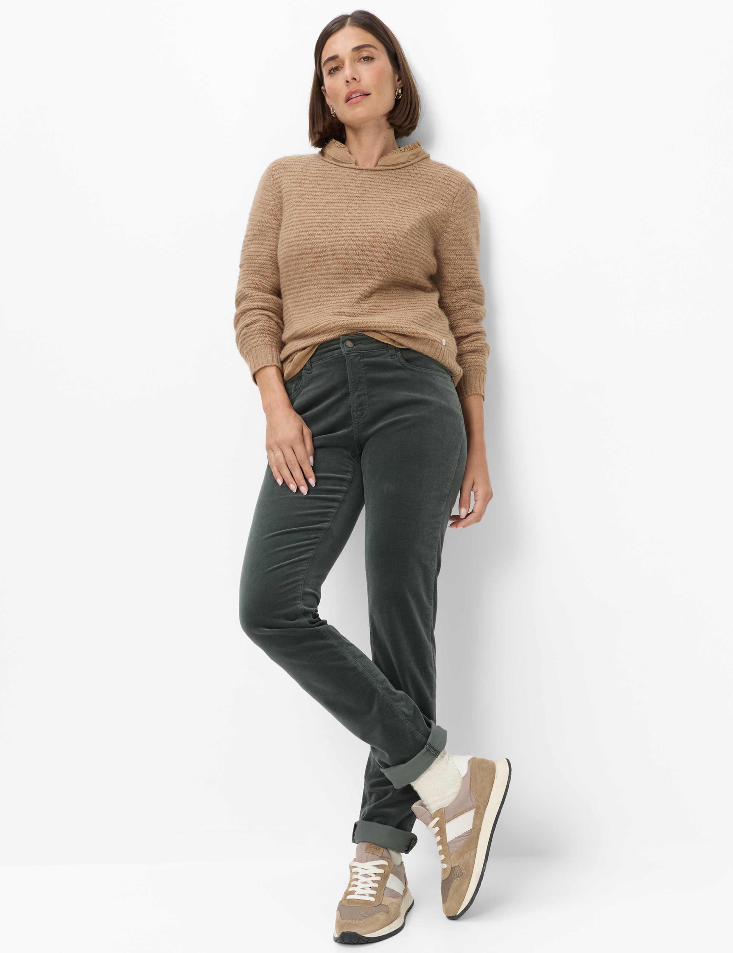 Damen Style MARY Dunkelgrün Regular Fit Model Outfit