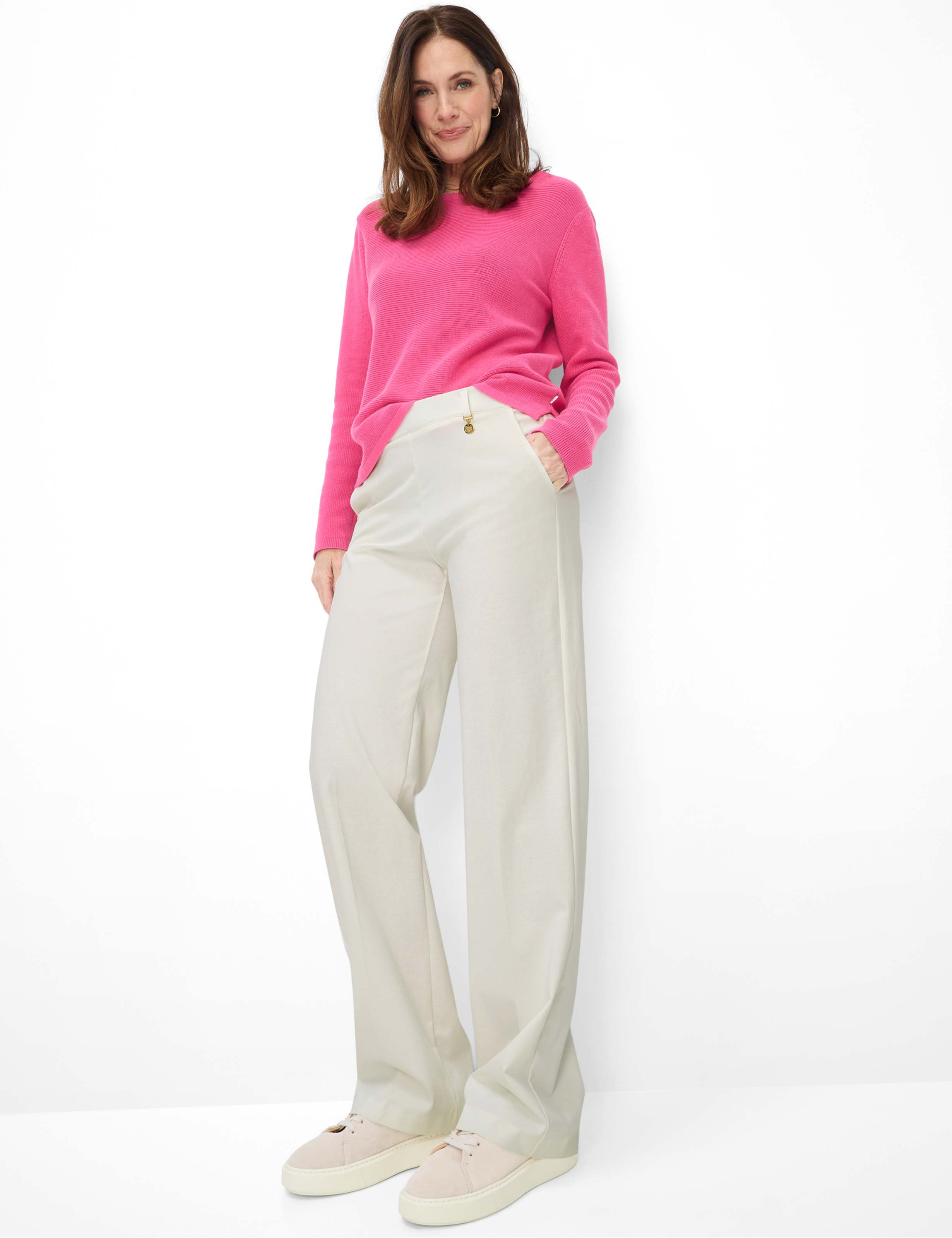 Damen Style LILLYTH FLARED Cremeweiß Super Slim Fit Model Outfit