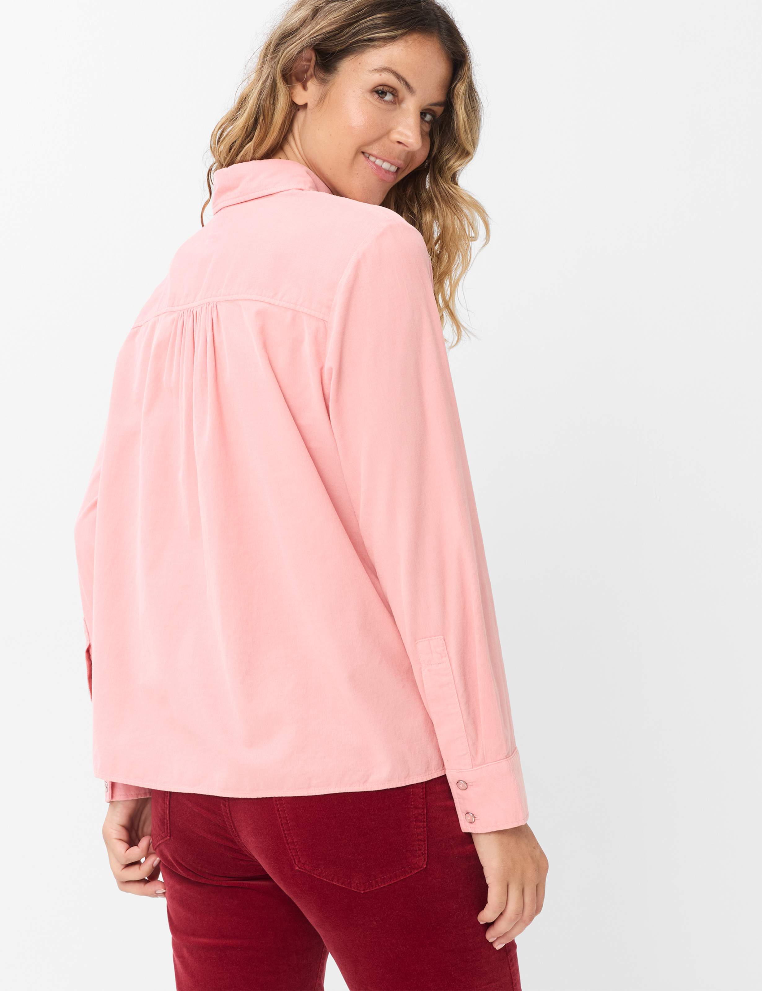 Tons rouges, Femme, Style VICA, MODEL_RUECK_ISHOP