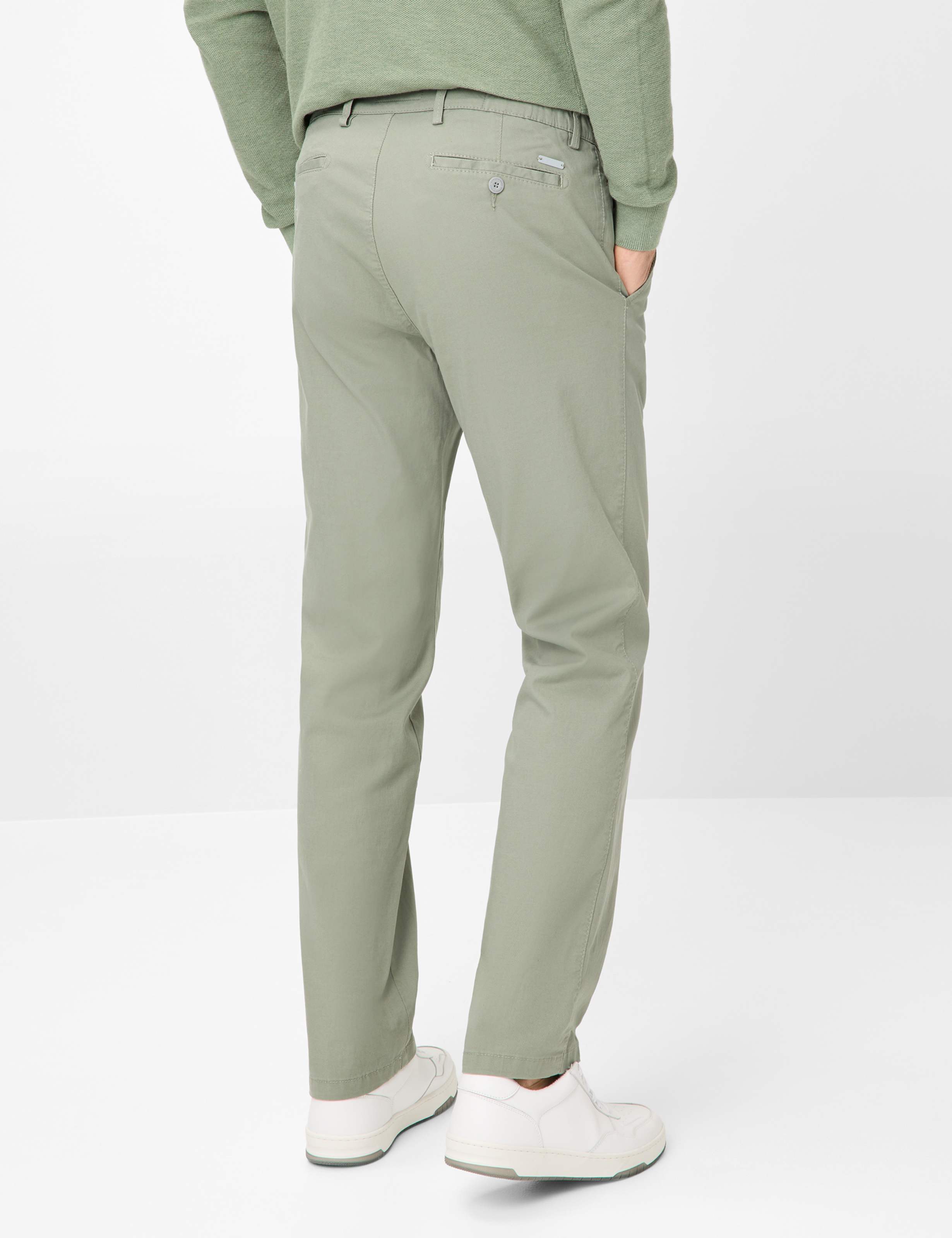 Herren Style THILO Grün Regular Fit Model Rueck
