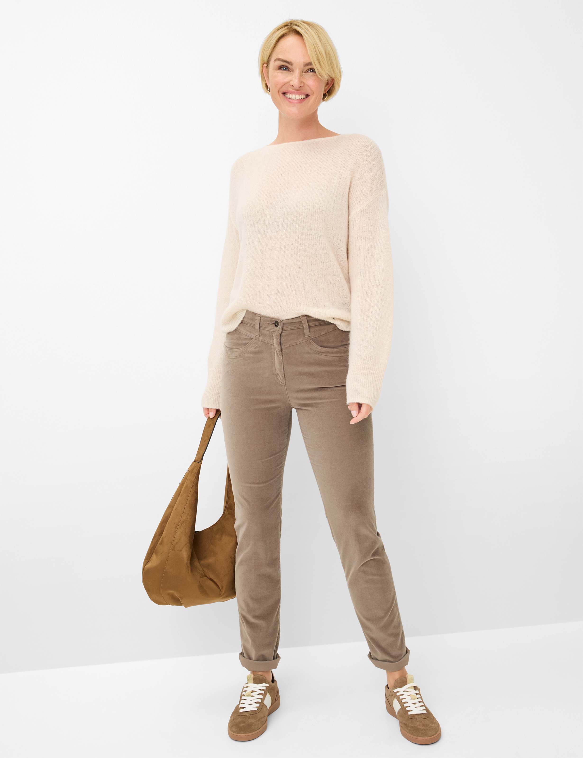 Dames Style LAURA NEW Lichtbruin Super Slim Fit Model outfit