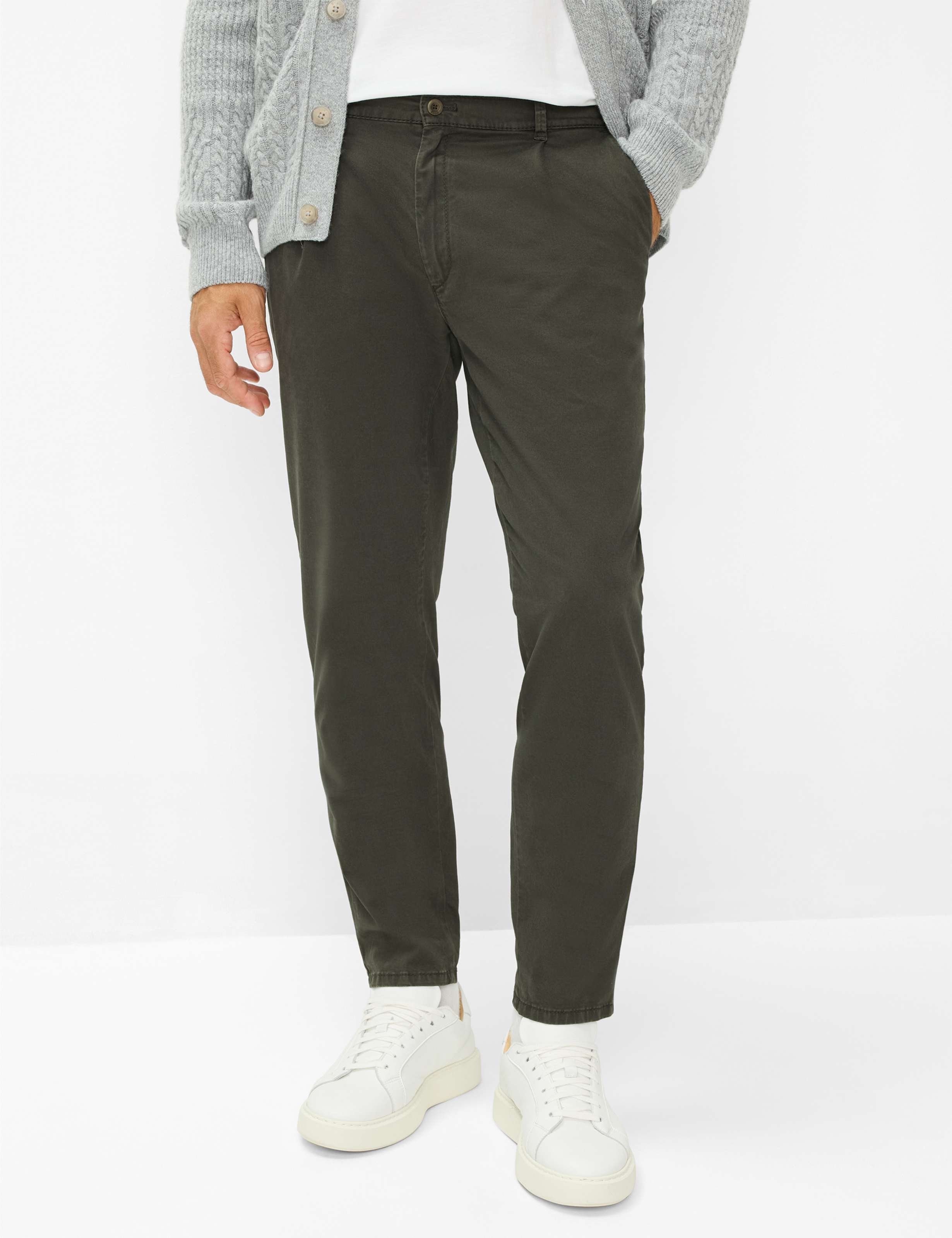 Homme Style TINO Vert - Olive Relaxed Fit Devant mannequin