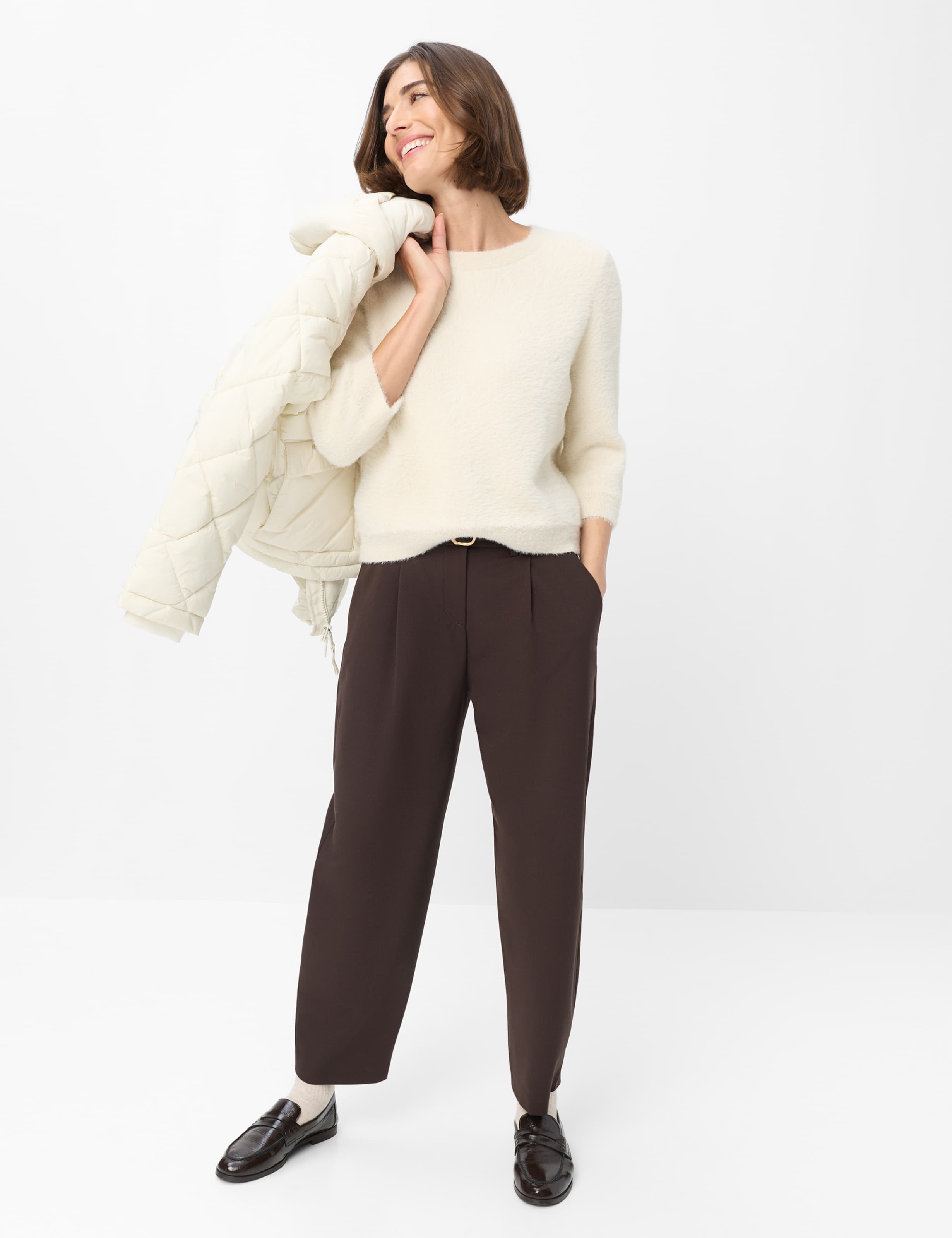 Femme Style NOEMI Beige Clair  Tenue du mannequin