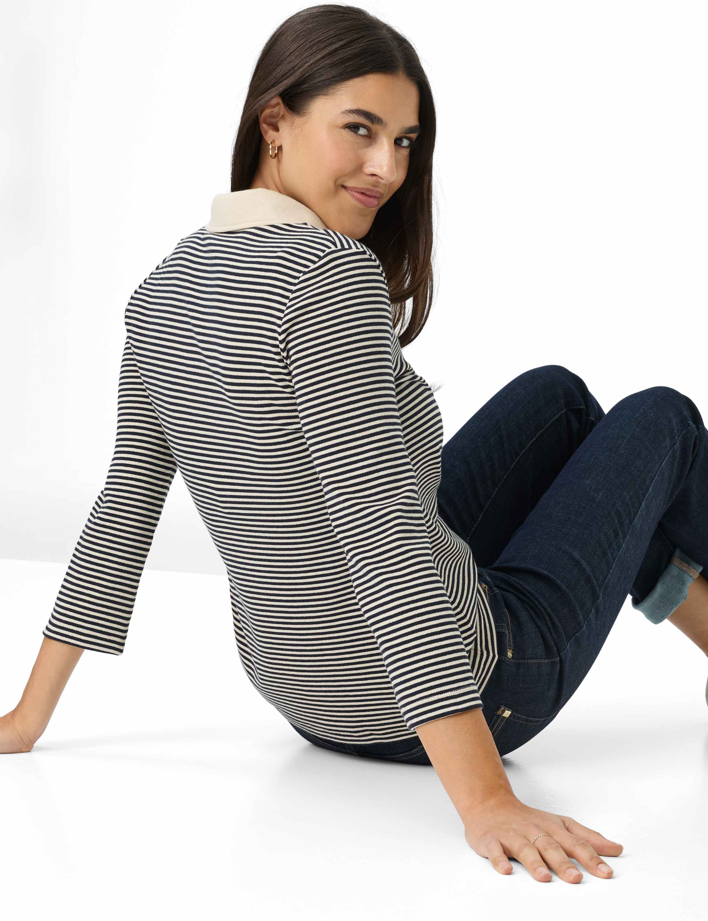 Damen Style CLEO M Dunkelblau Feminine Fit Detail 1