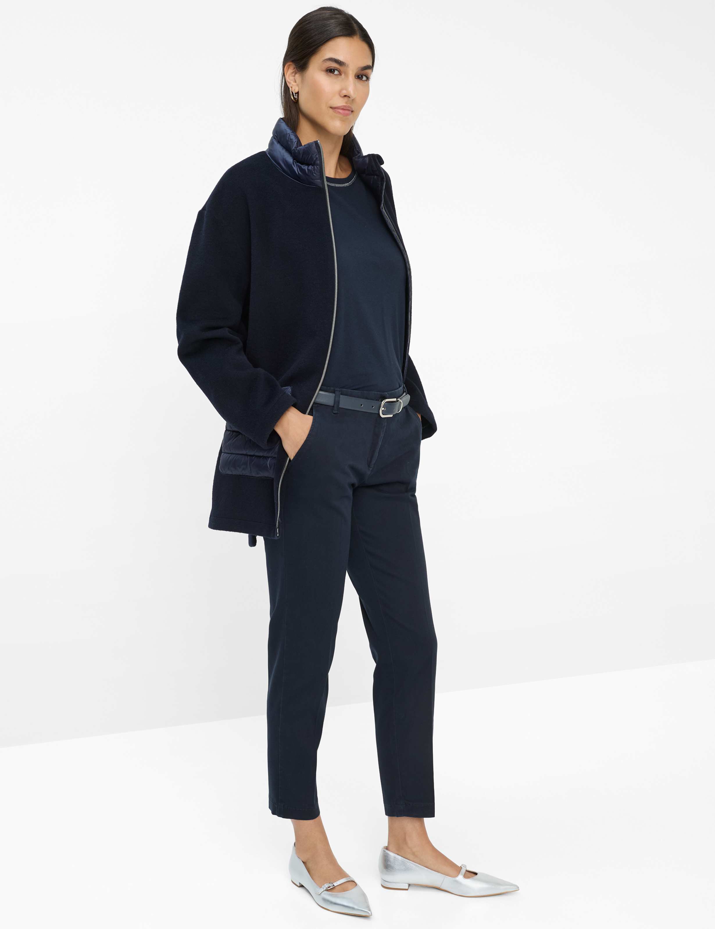 Damen Style MARON S Dunkelblau Regular Fit Model Outfit