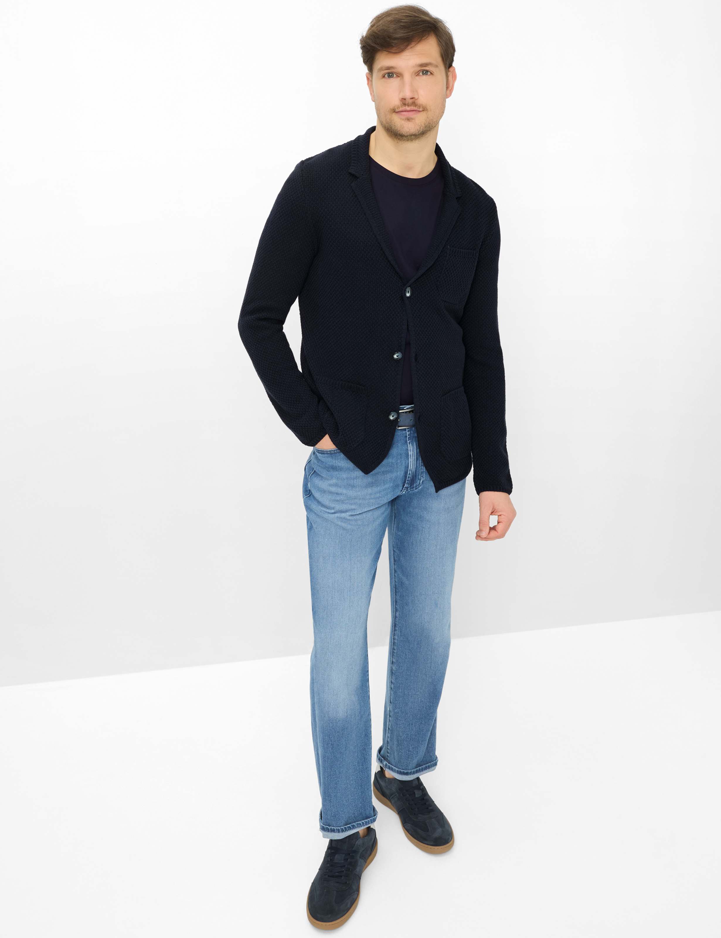 Homme Style JASPER Bleu Foncé  Tenue du mannequin