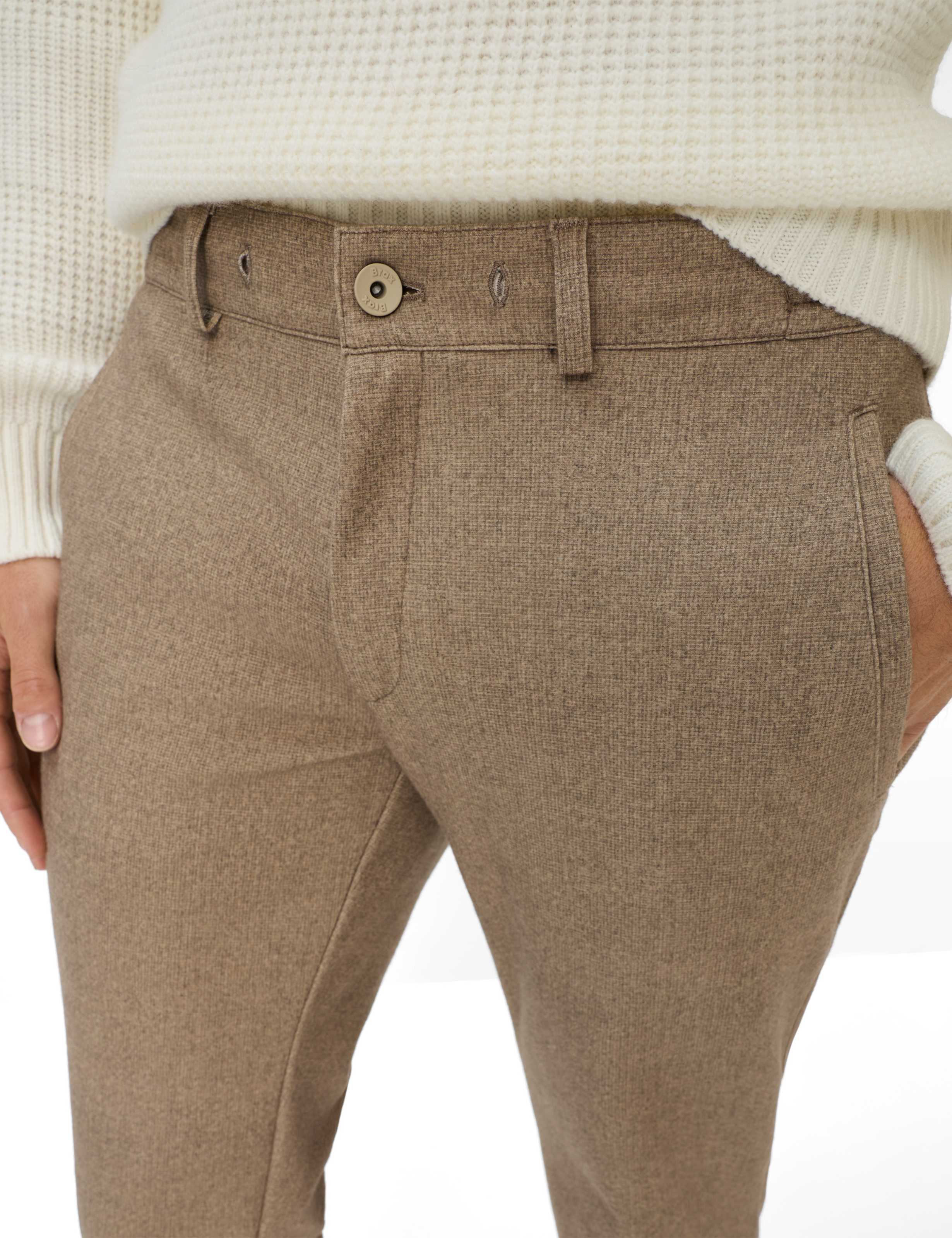 Herren Style PHIL Hellbraun Relaxed Fit Detail 2