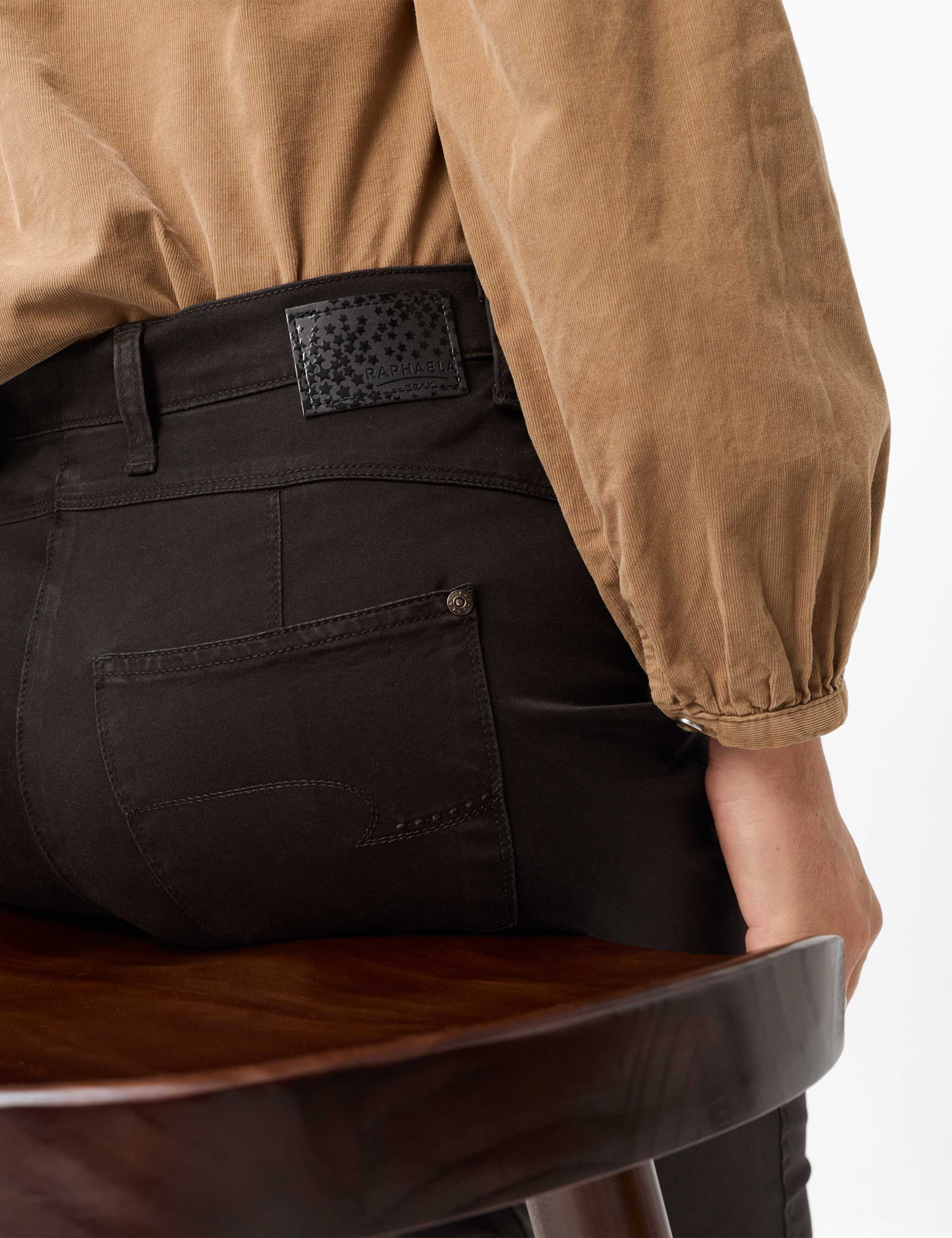Dame Style CAREN NEW Mørkebrun Comfort Plus Fit Detalje 1