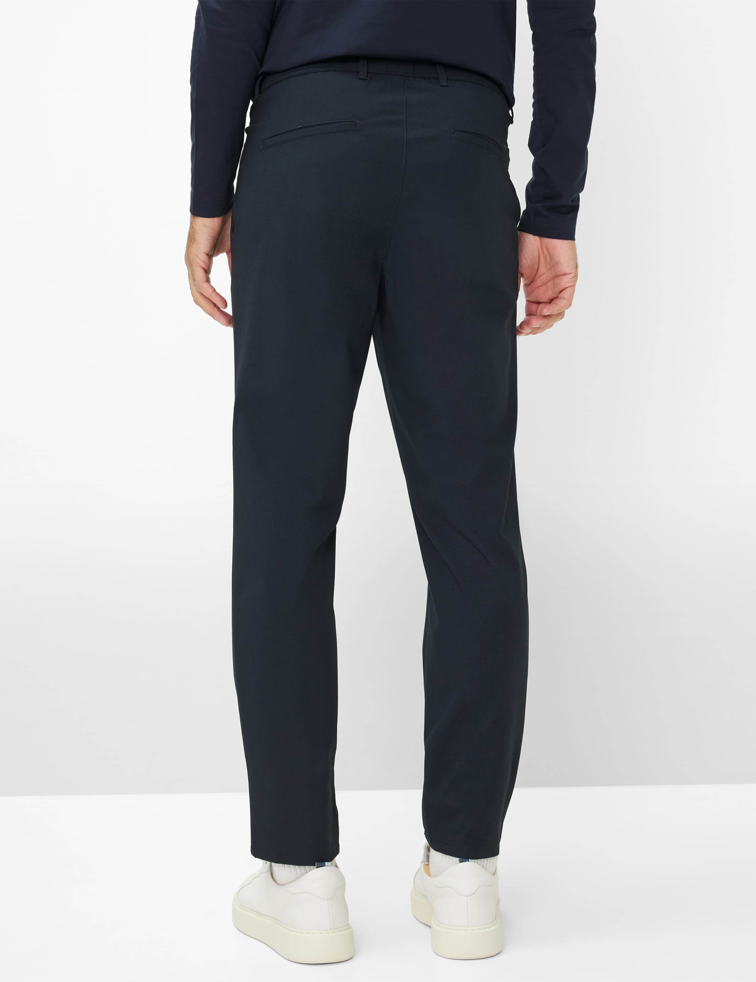 Herren Style TINO Dunkelblau Relaxed Fit Model Rueck