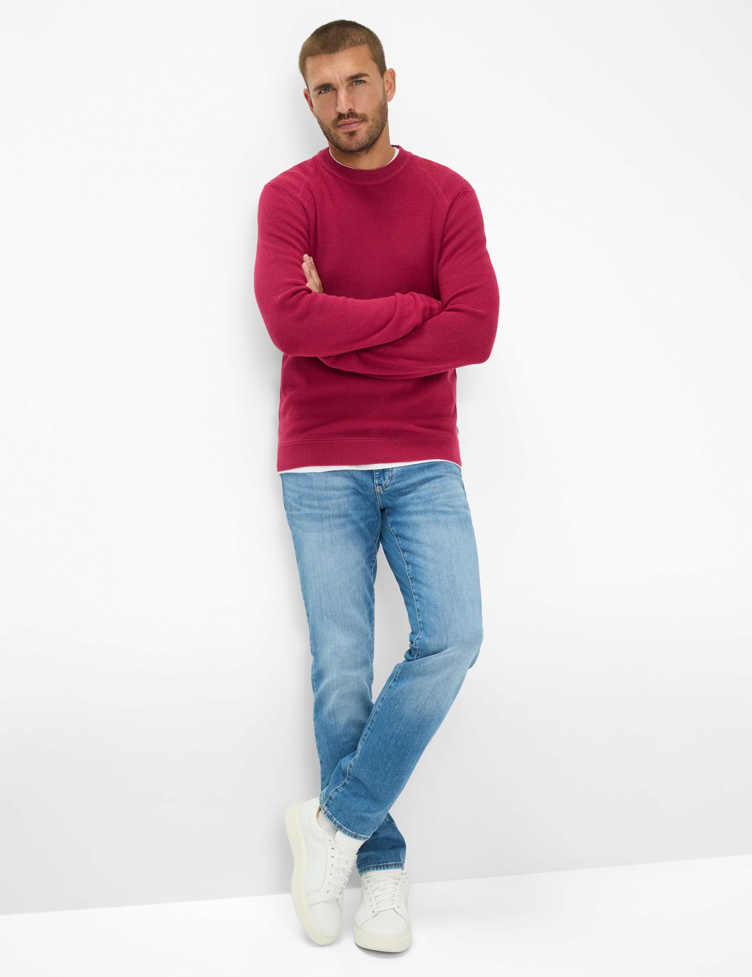 Herren Style ROY Hellrot  Model Outfit
