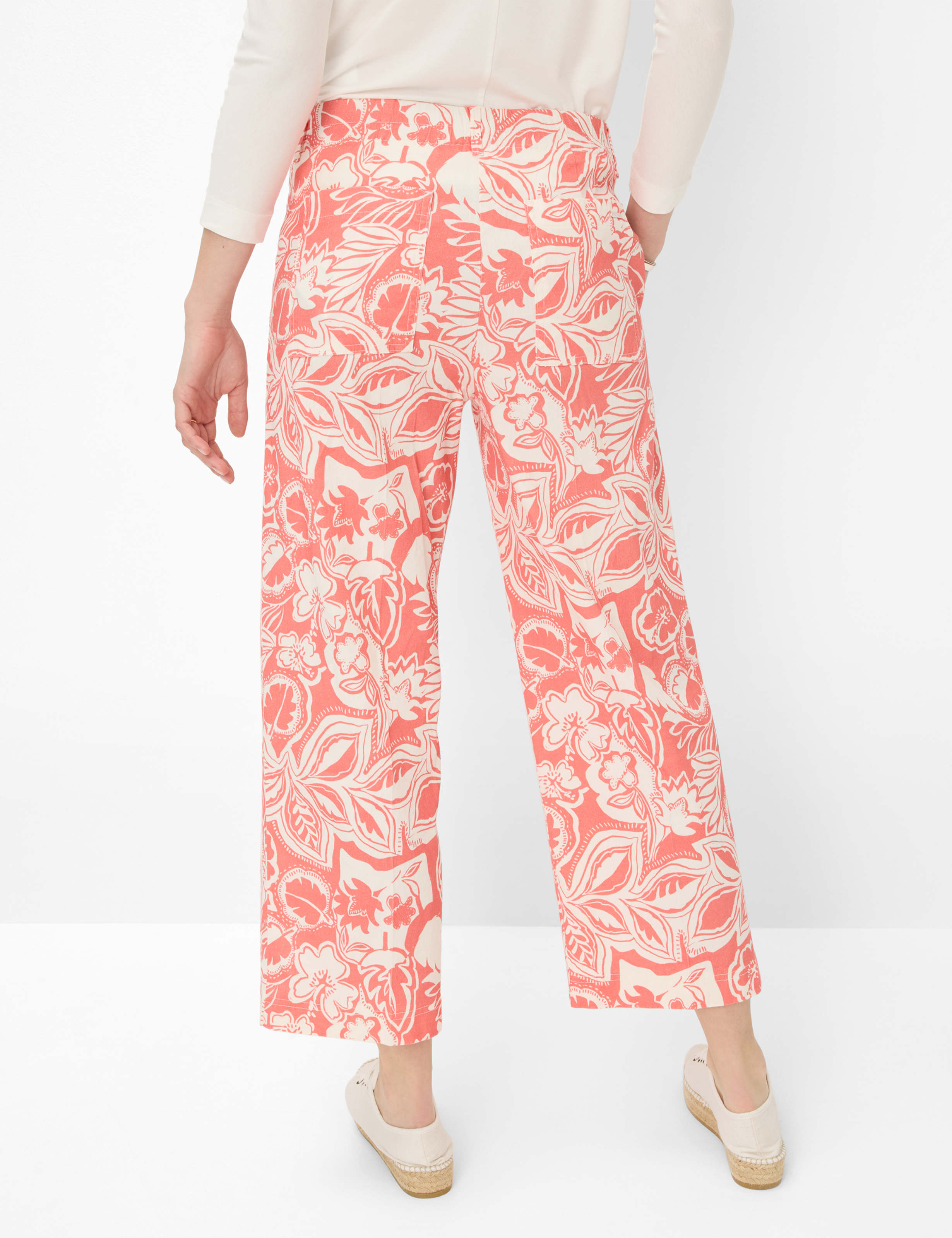 Women Style MAINE S Light Red Wide Leg Model back