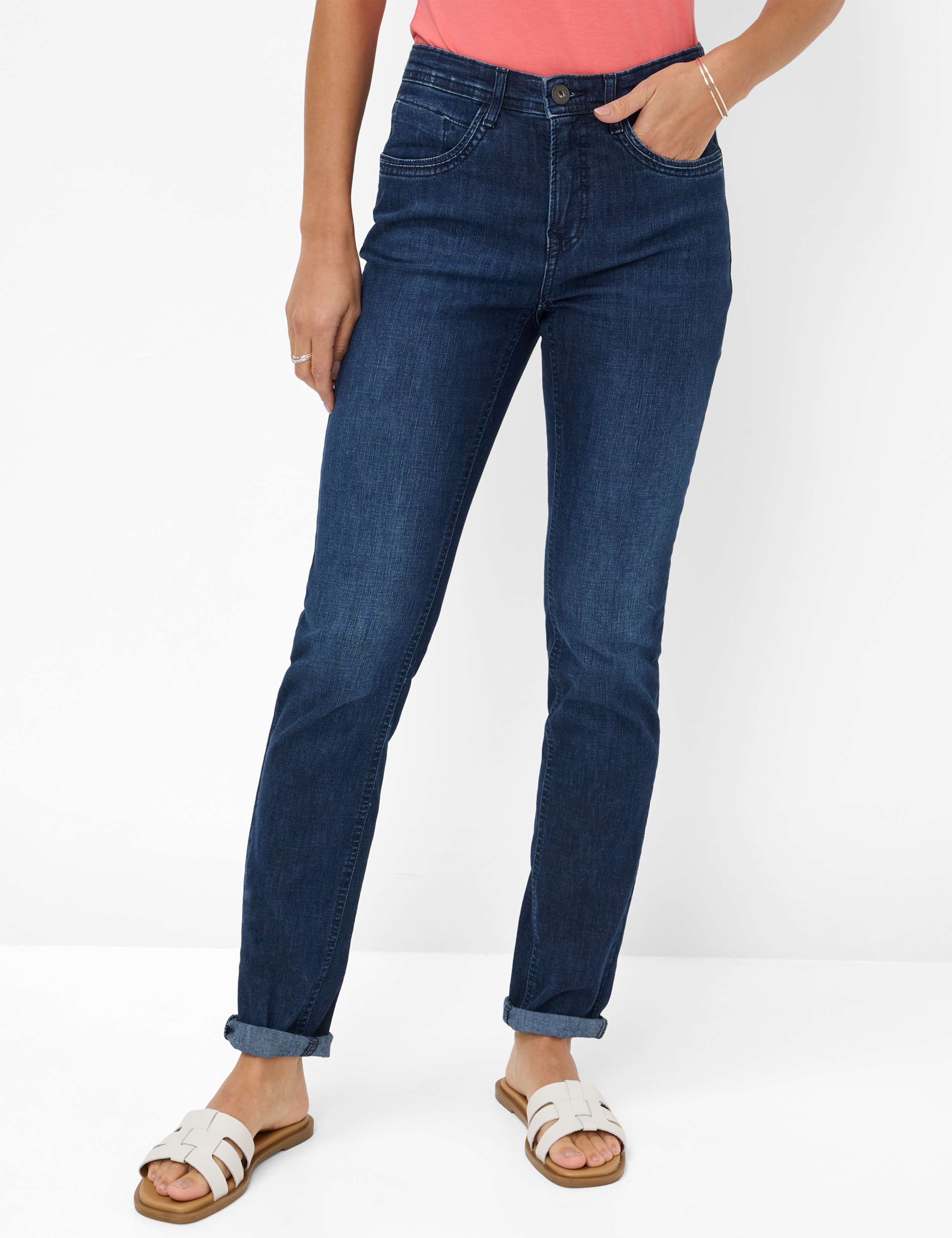 Women, Style CAROLA, MODEL_FRONT_ISHOP