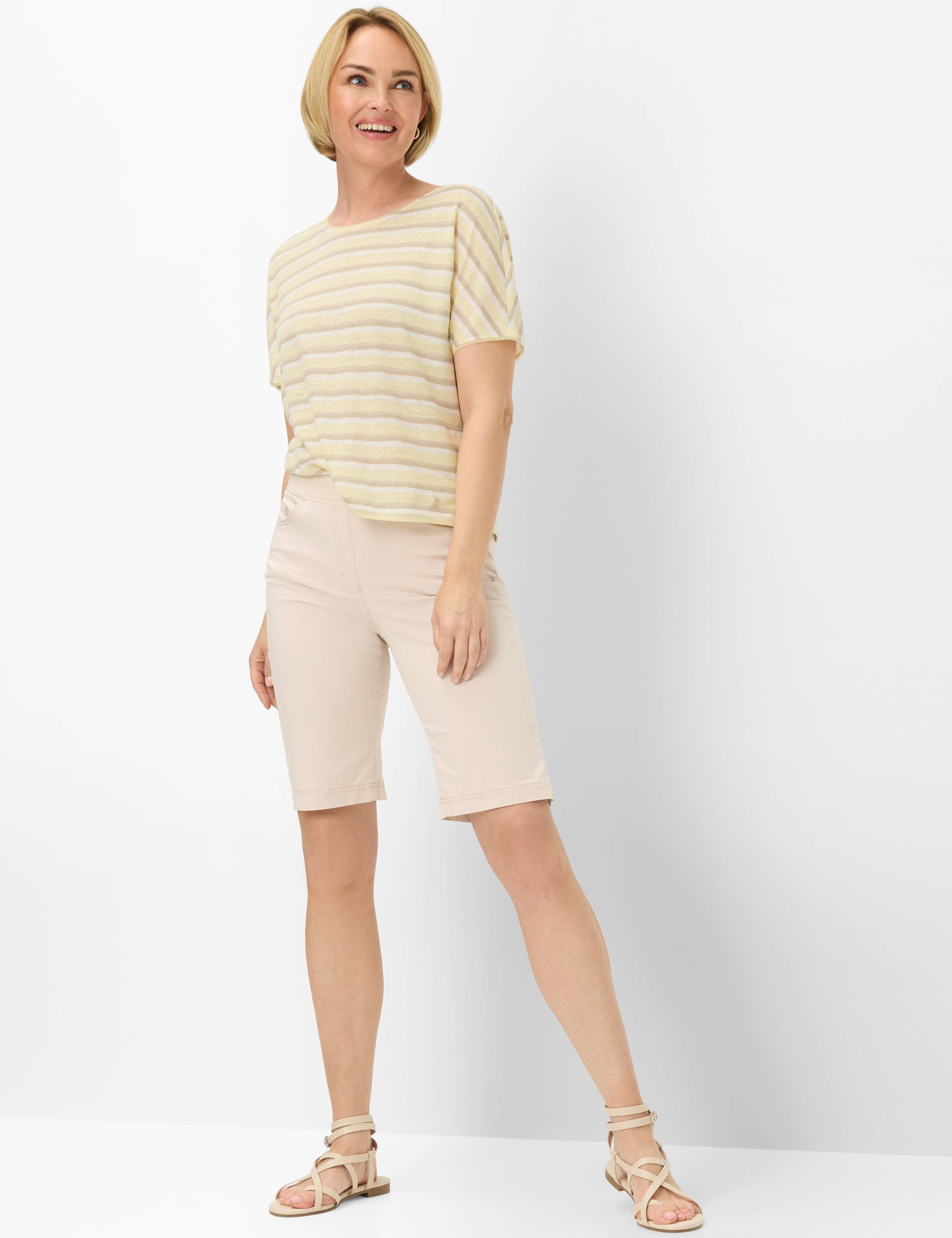 Femme Style PAMINA BERMUDA Beige Clair Slim Fit Tenue du mannequin