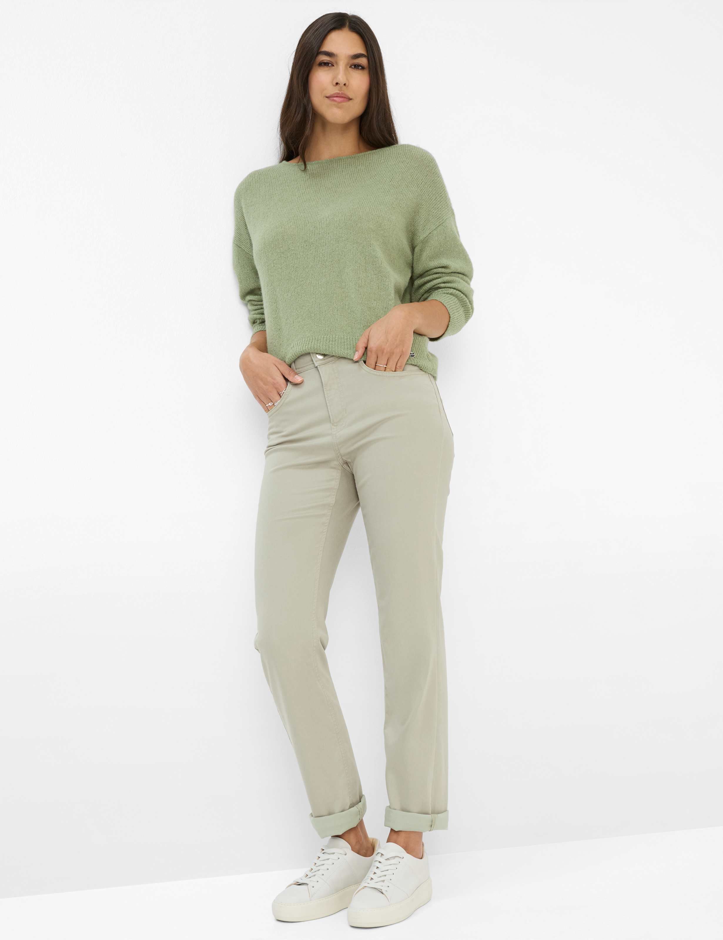 Damen Style MARY Hellgrün Regular Fit Model Outfit