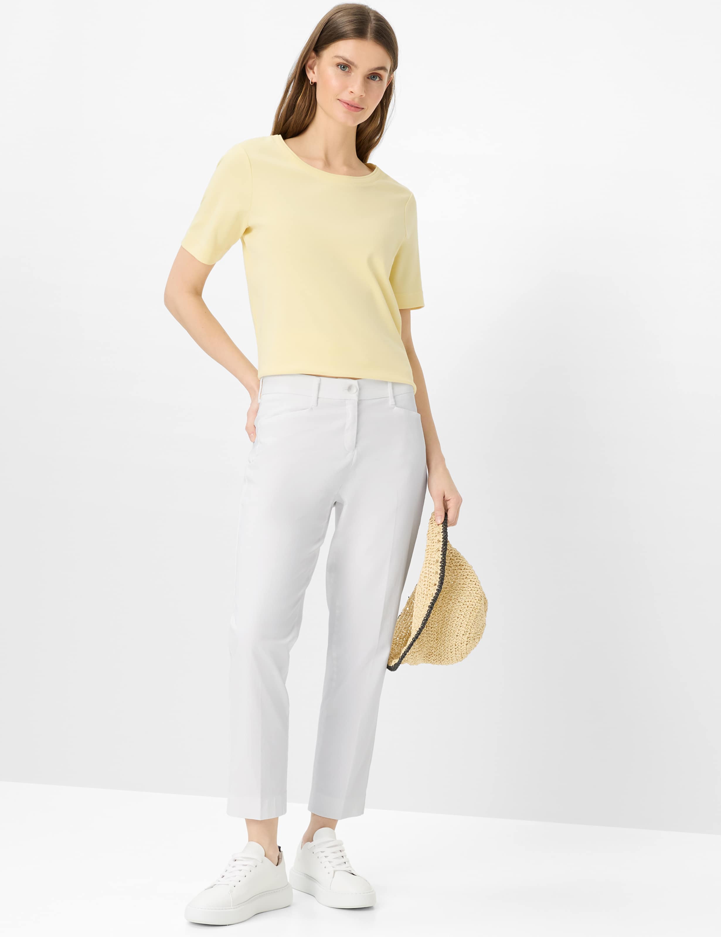 Damen Style MARA S Weiß Regular Fit Model Outfit