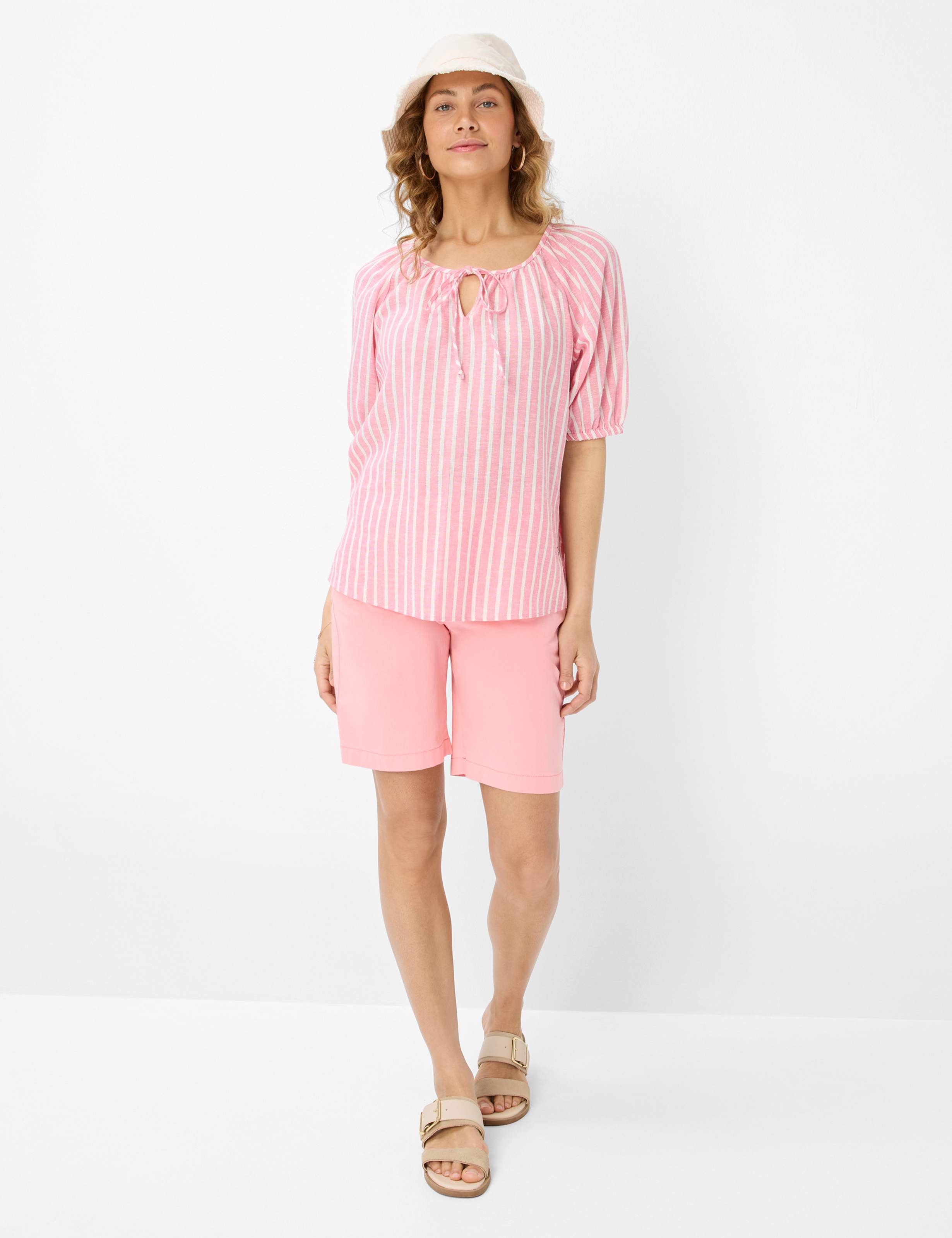 Femme Style VIVA Pink  Tenue du mannequin